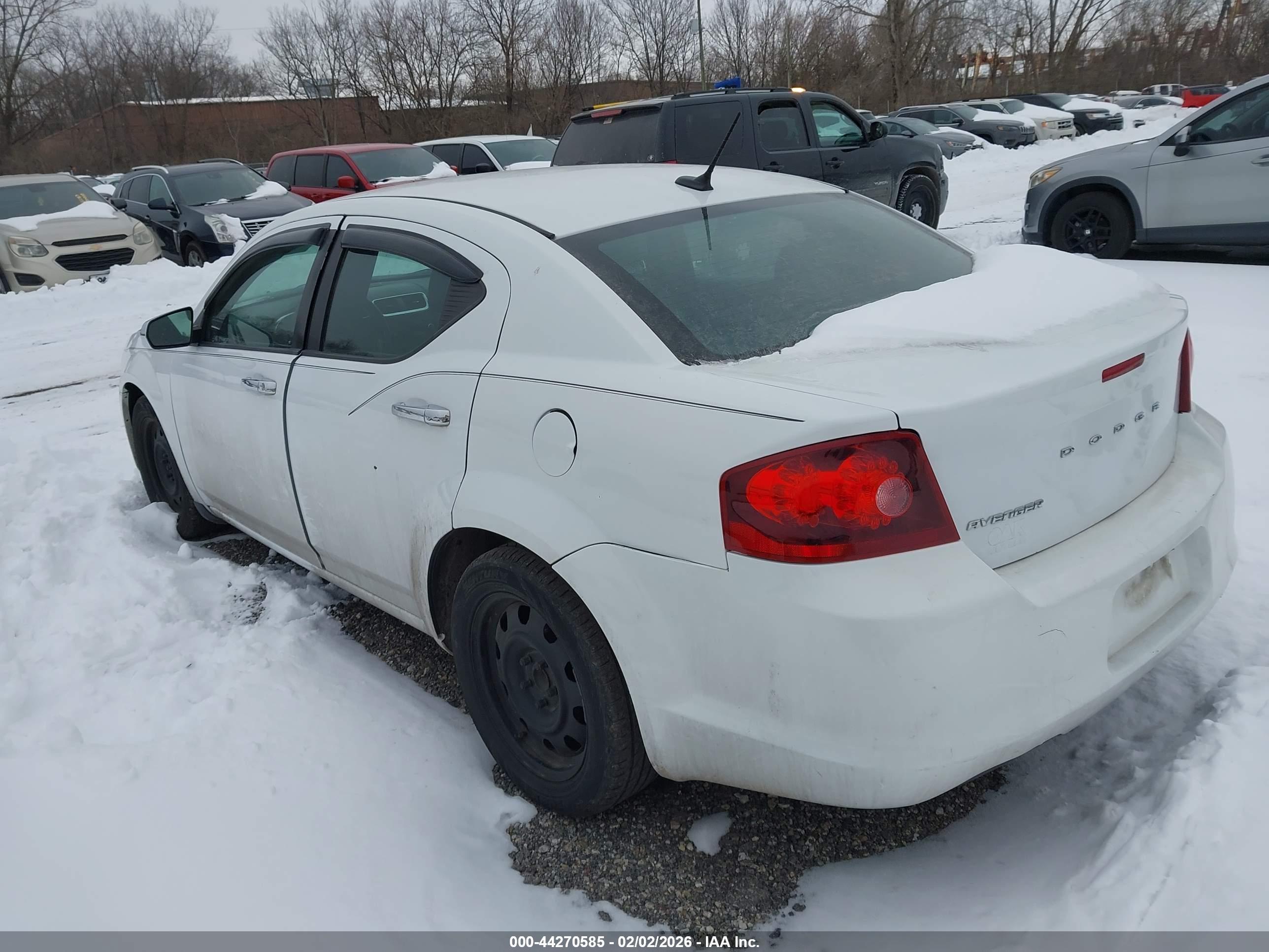 DODGE AVENGER image 3
