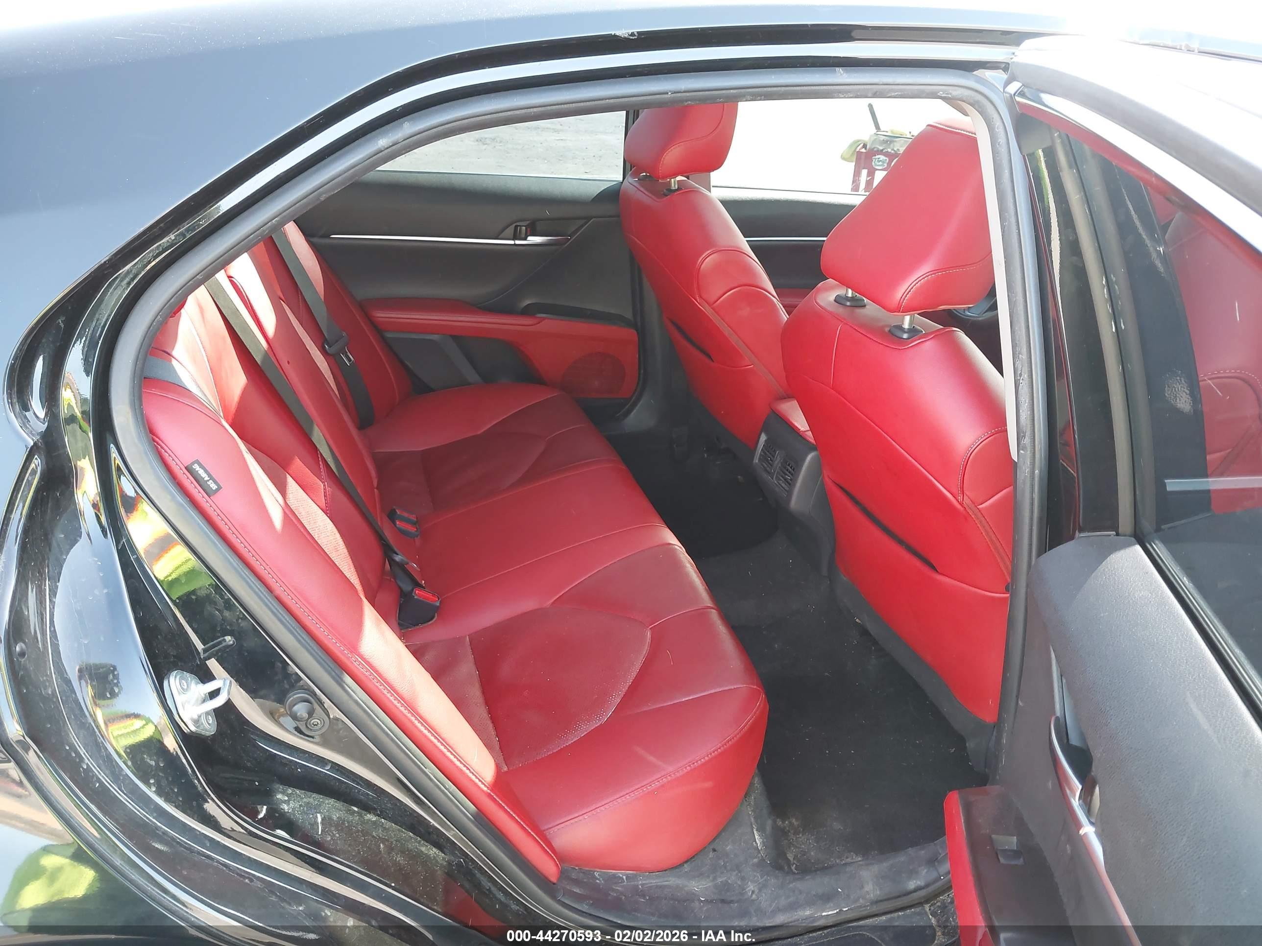 TOYOTA CAMRY image 8