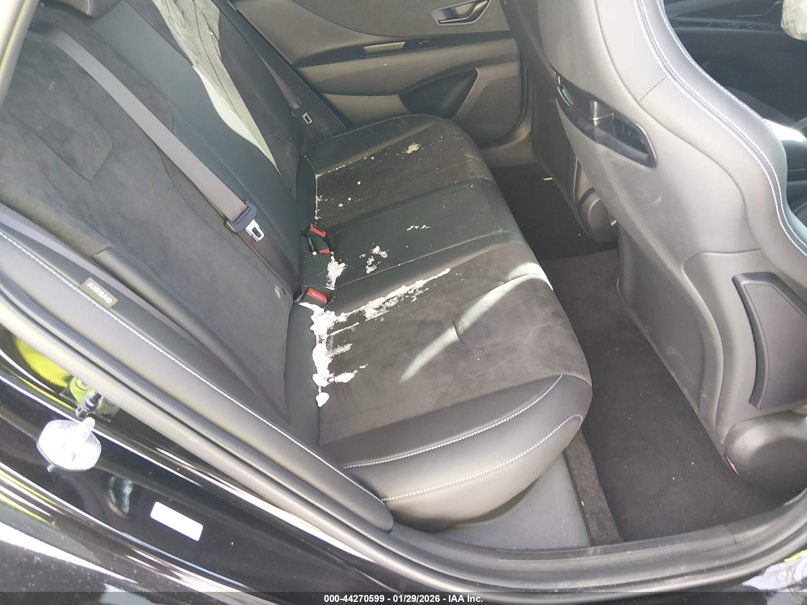 HYUNDAI ELANTRA image 8