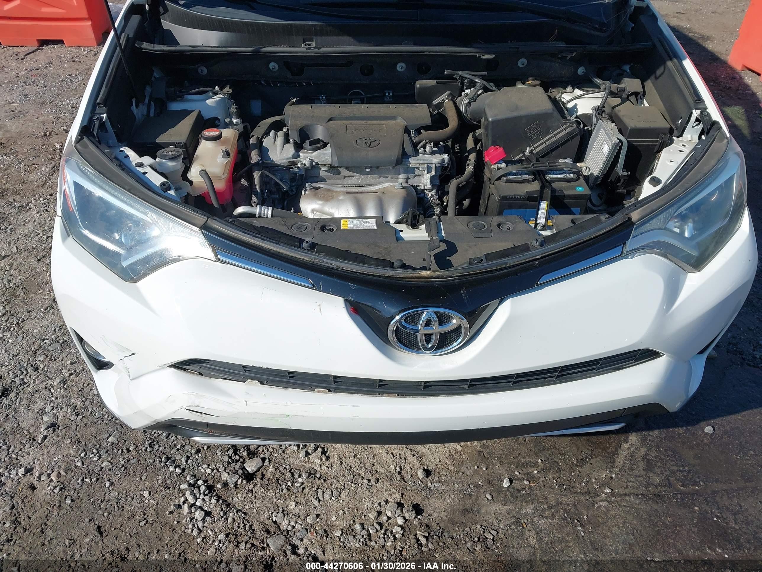 TOYOTA RAV4 image 10
