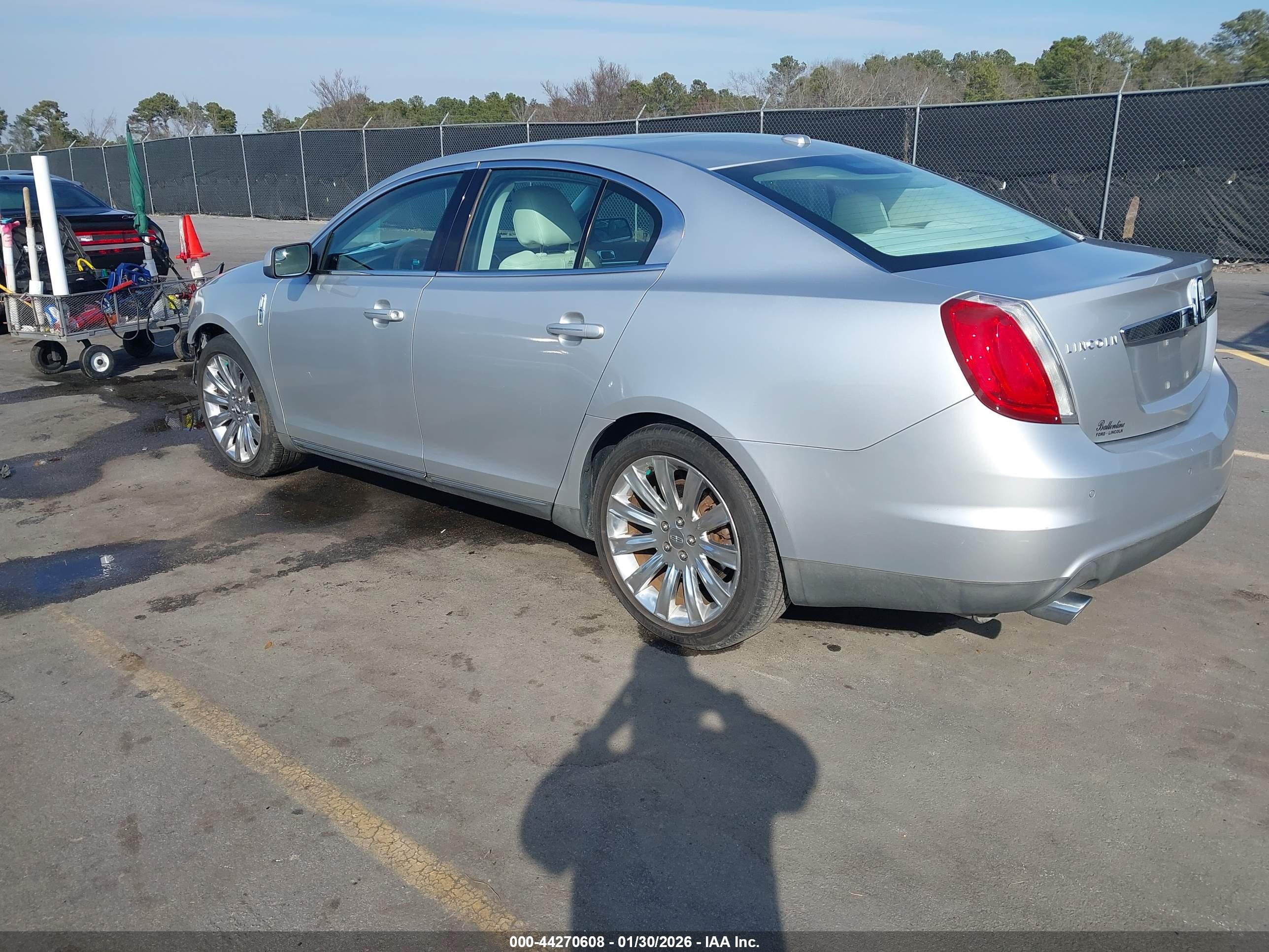 LINCOLN MKS image 3