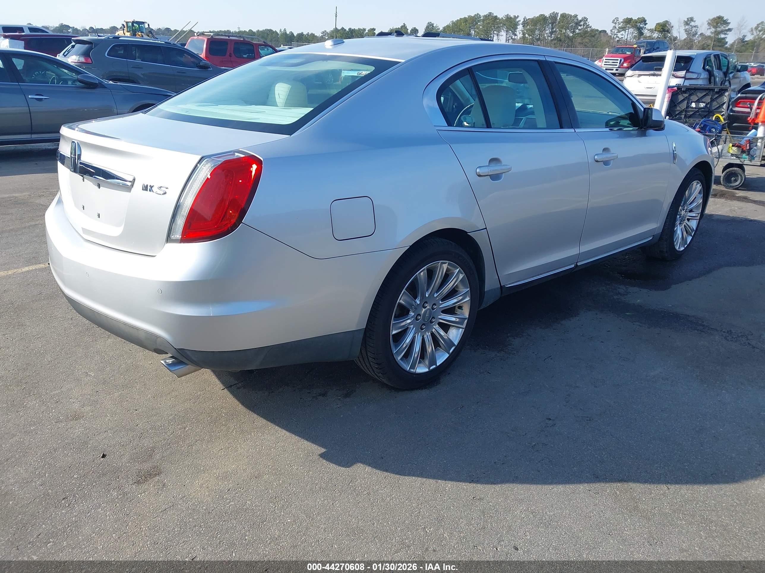 LINCOLN MKS image 4