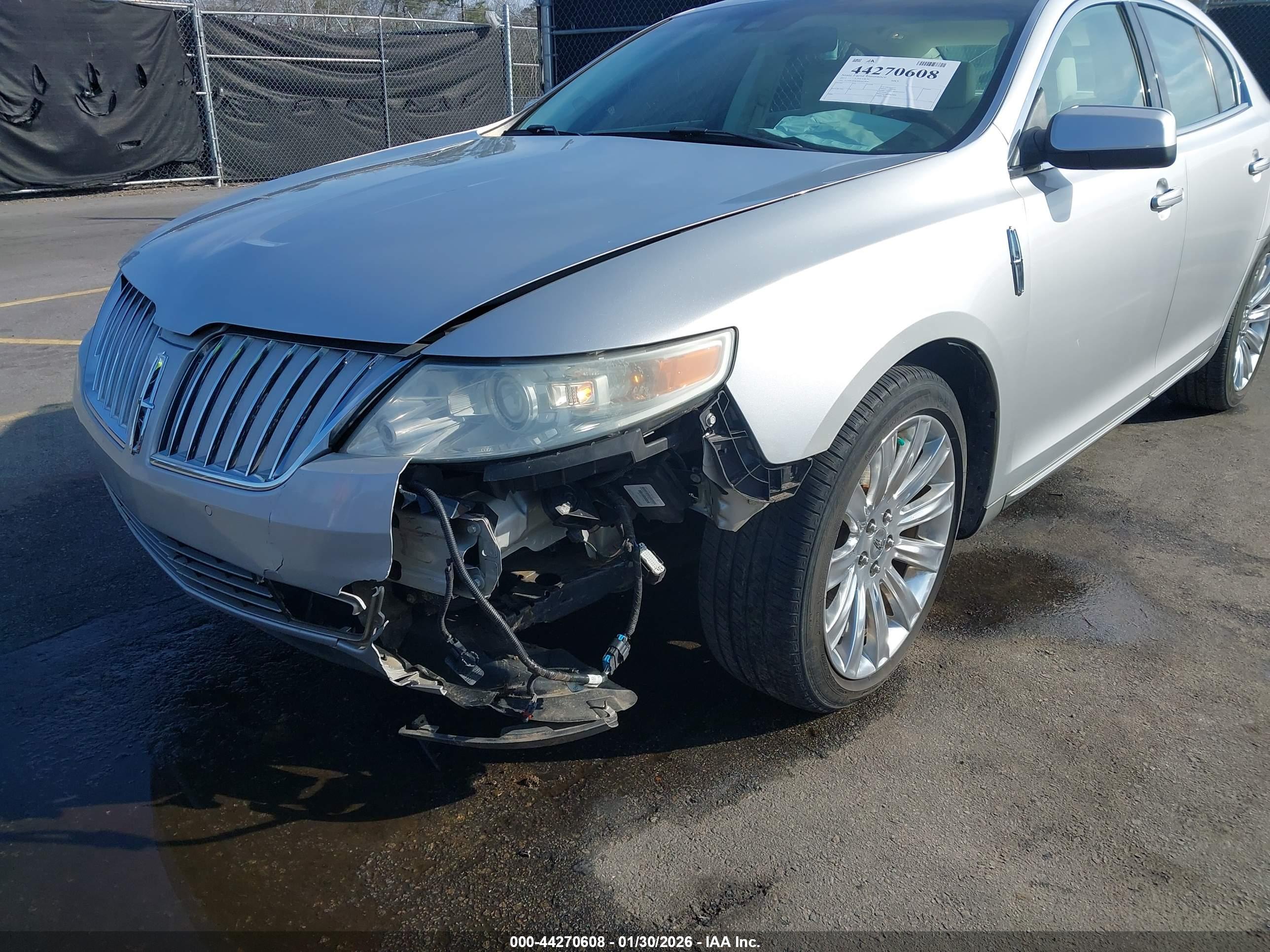 LINCOLN MKS image 6
