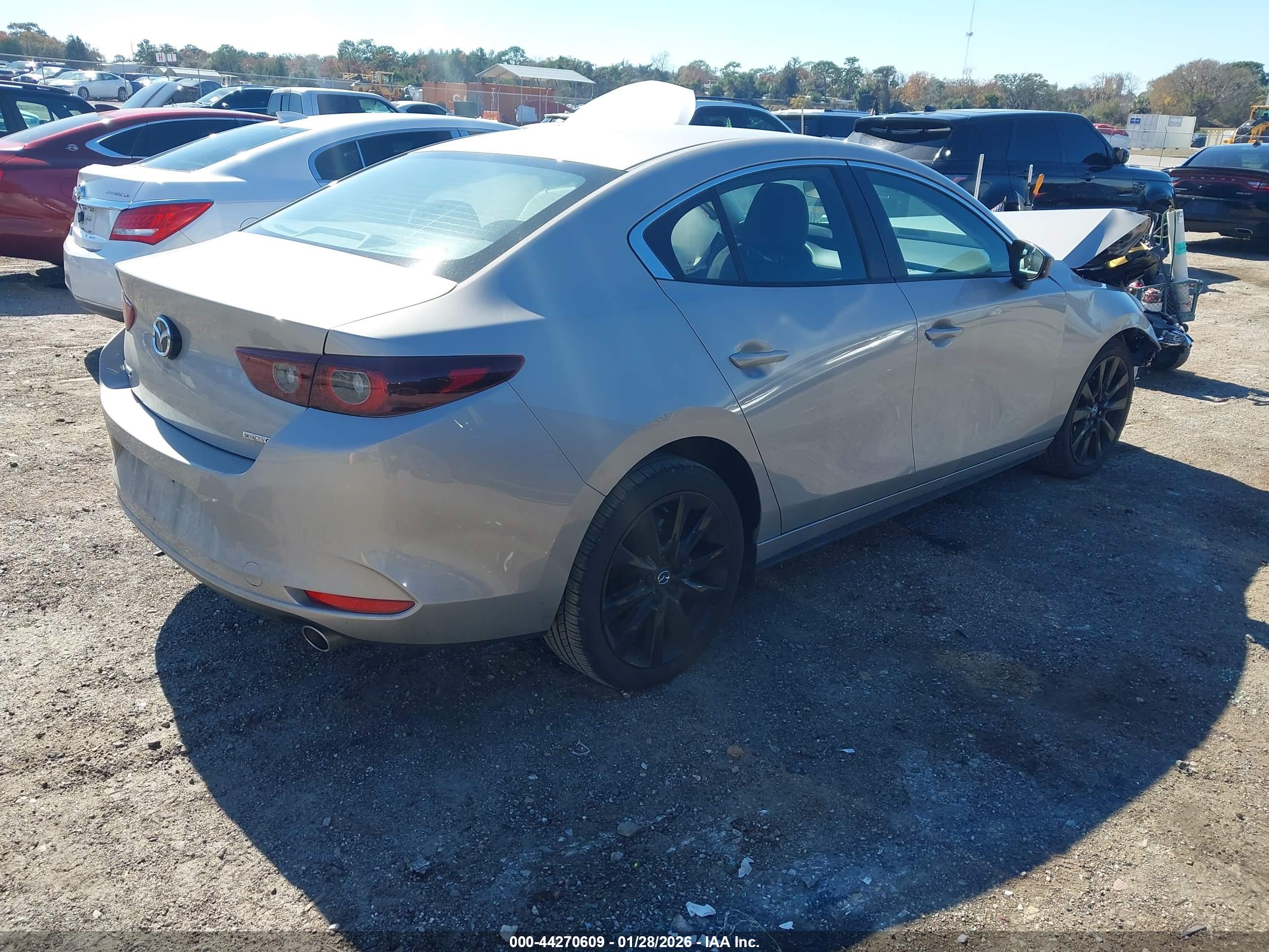 MAZDA MAZDA3 image 4