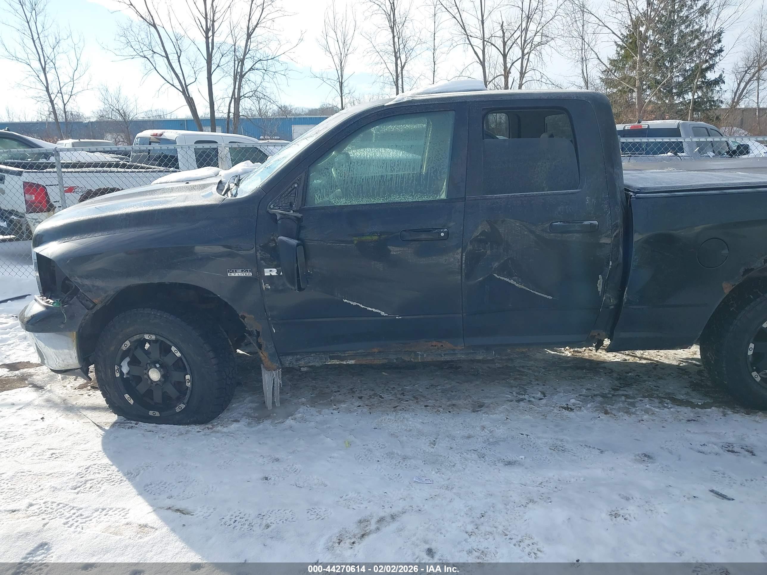 DODGE RAM image 6