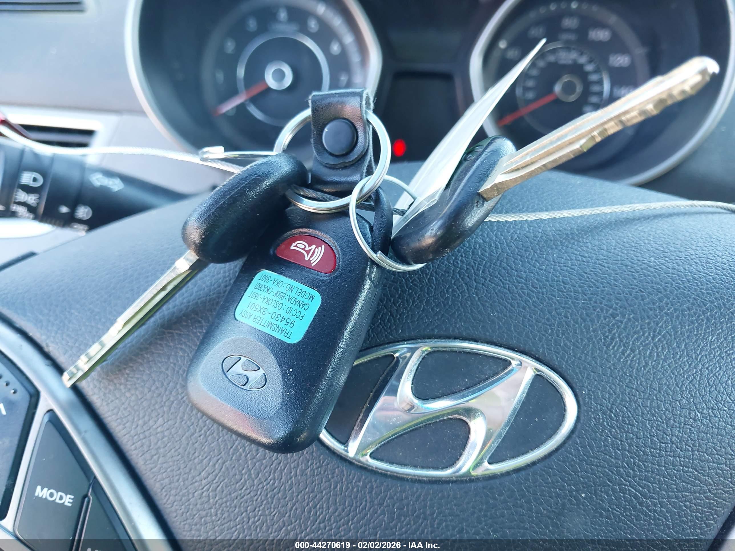 HYUNDAI ELANTRA image 11