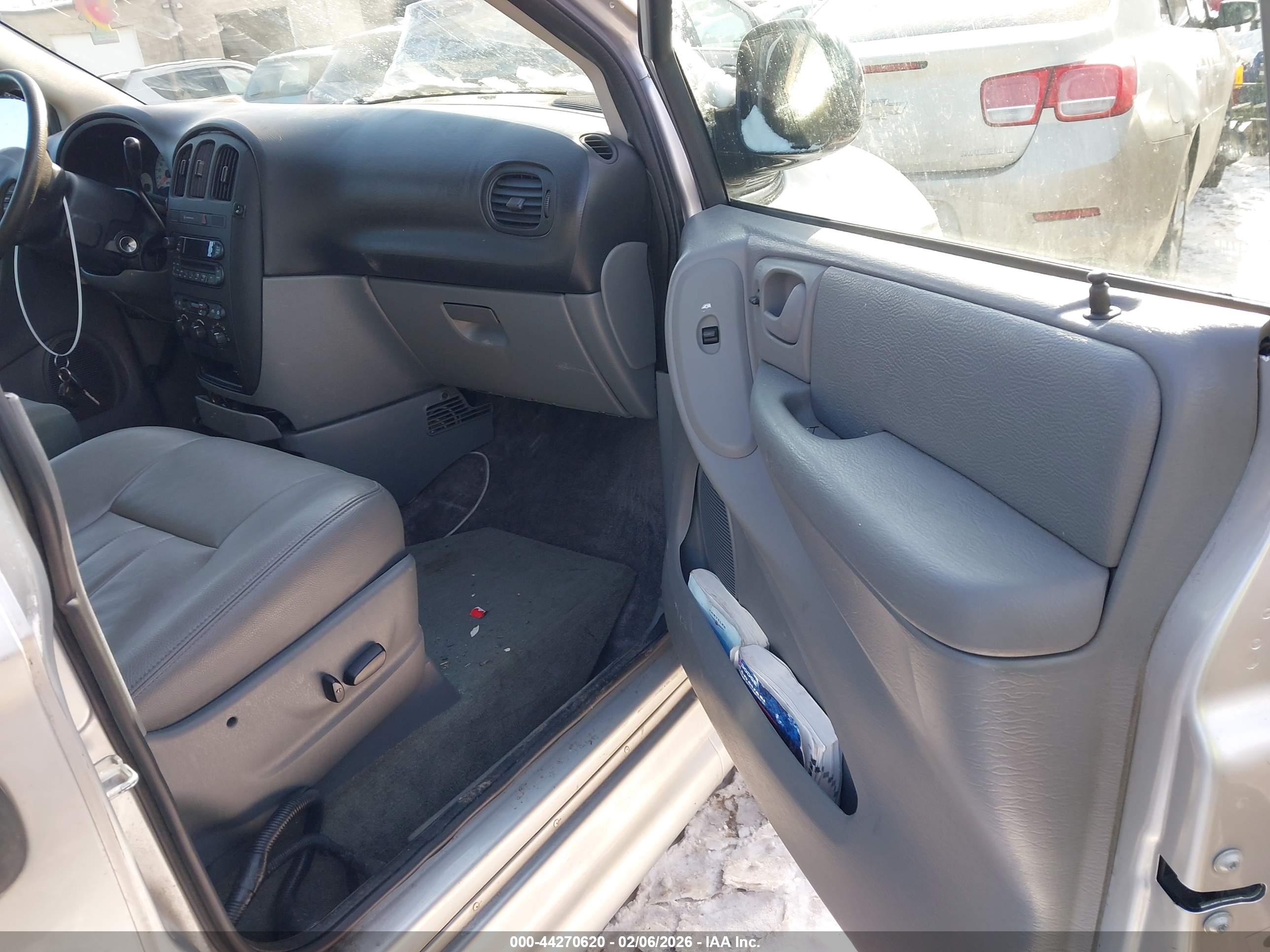 DODGE GRAND image 5