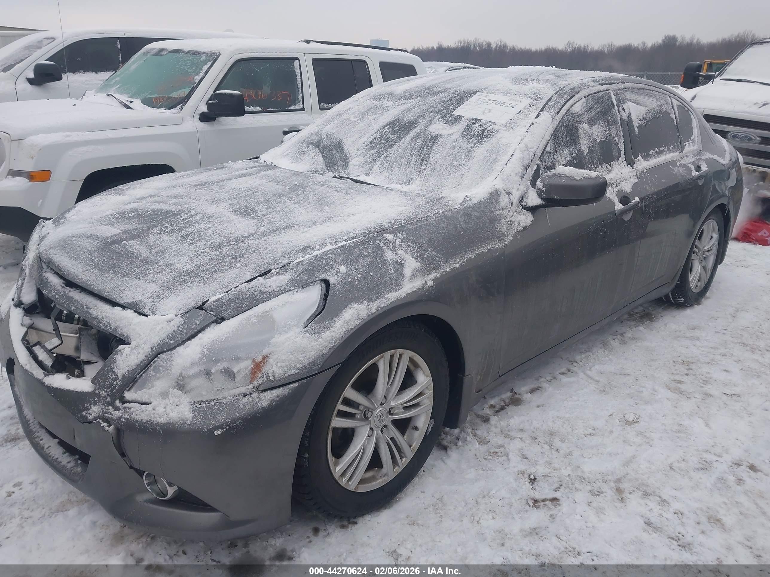 INFINITI G37 image 2