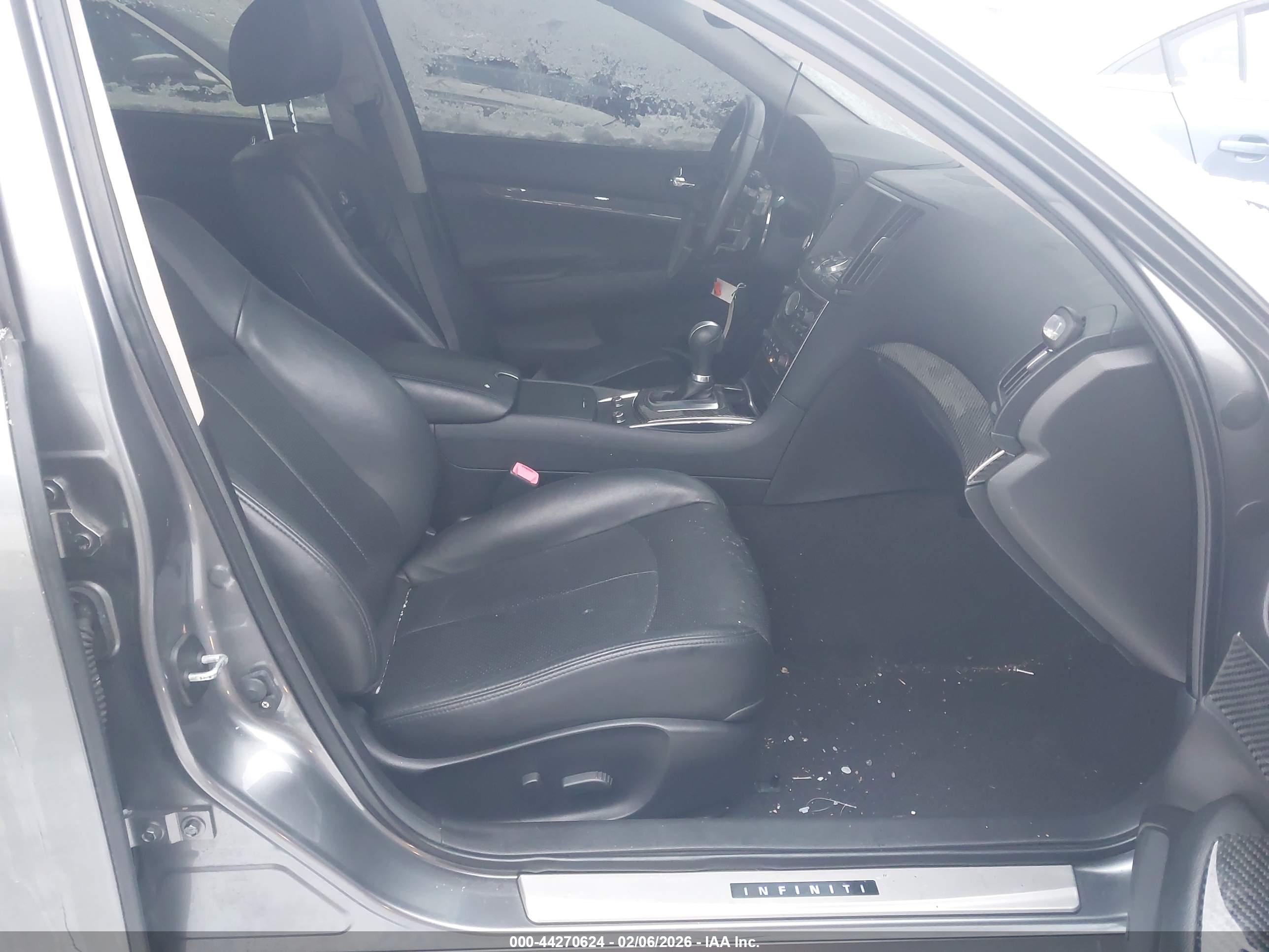 INFINITI G37 image 5