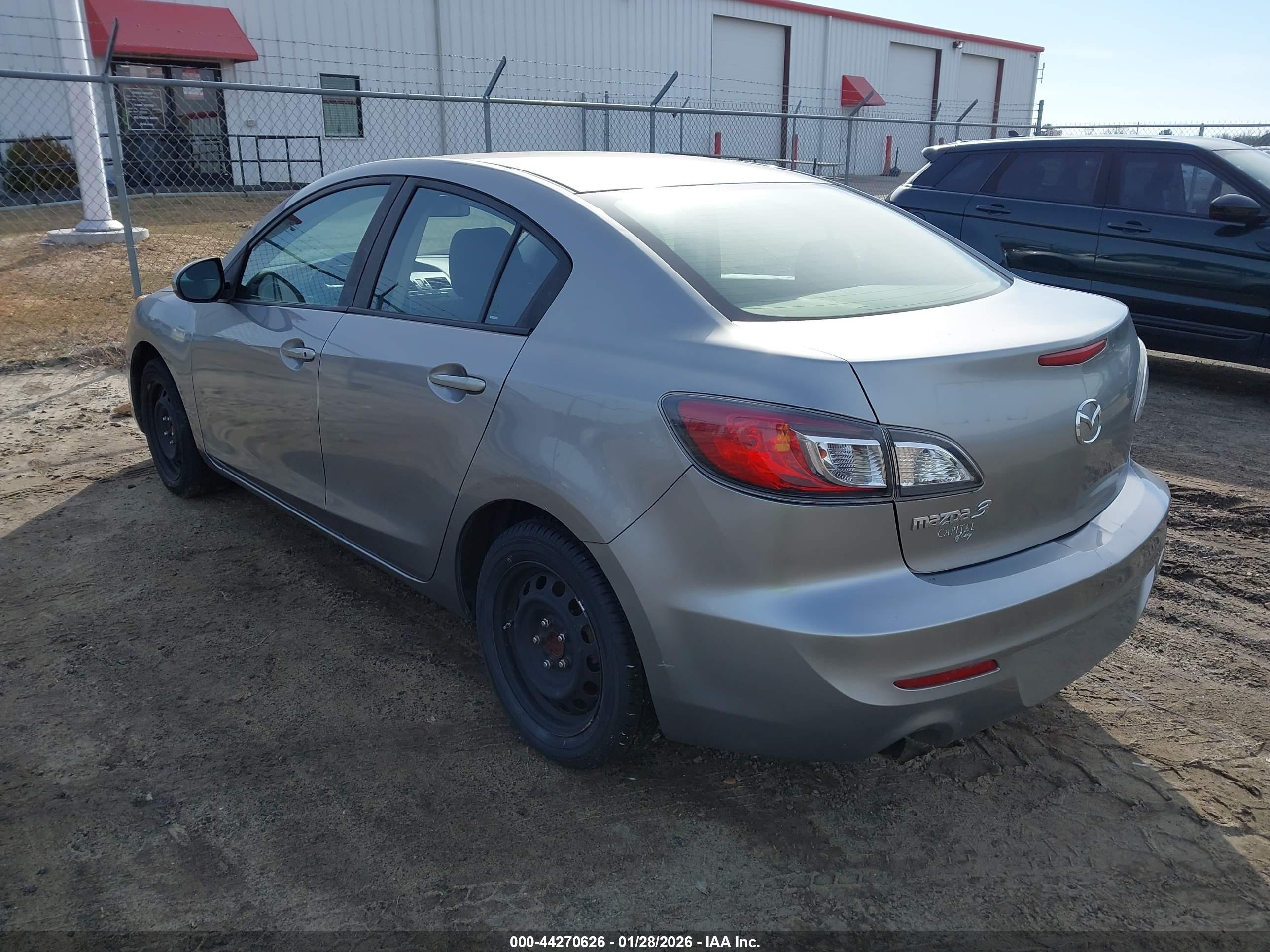 MAZDA MAZDA3 image 3