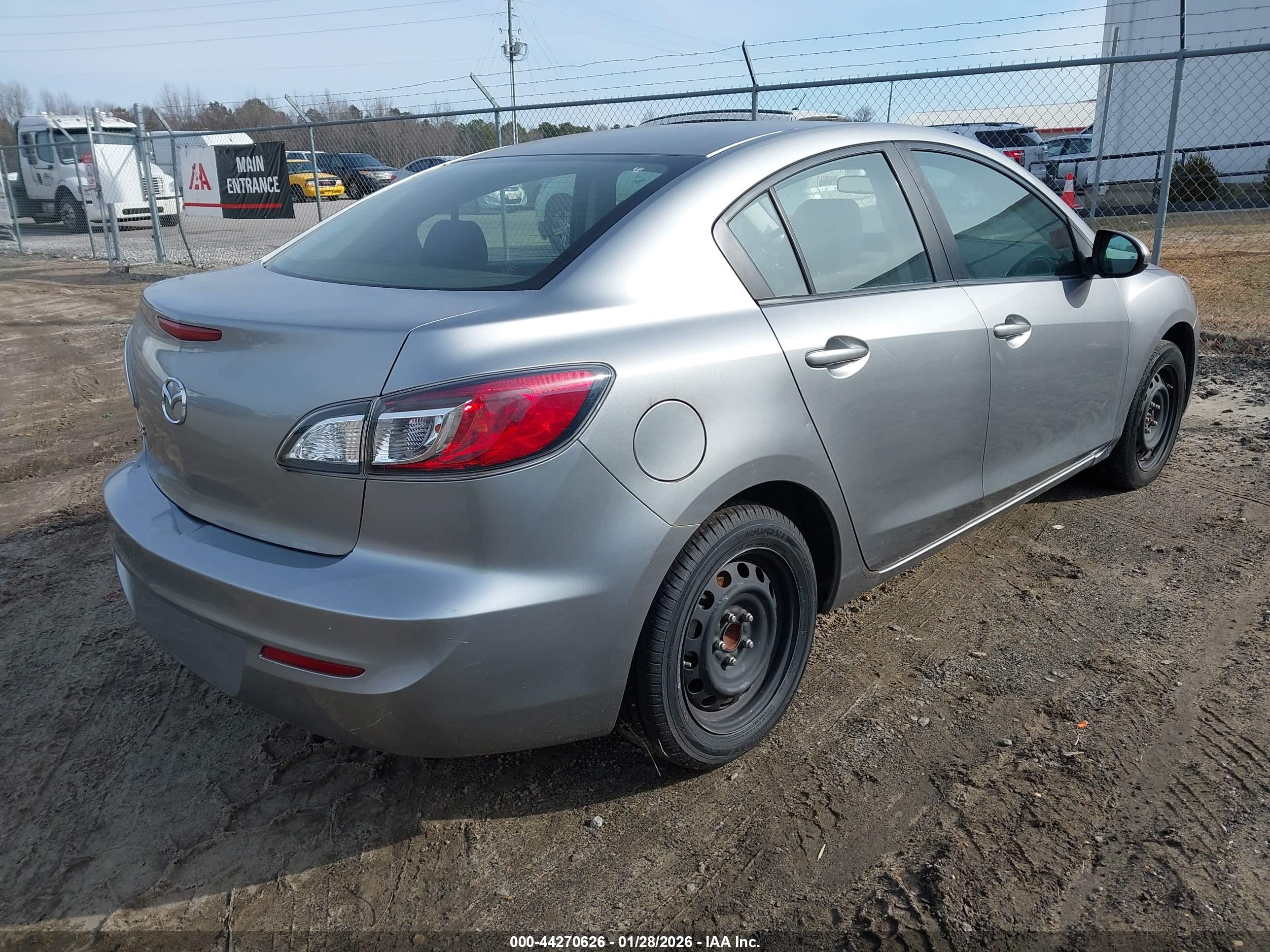 MAZDA MAZDA3 image 4
