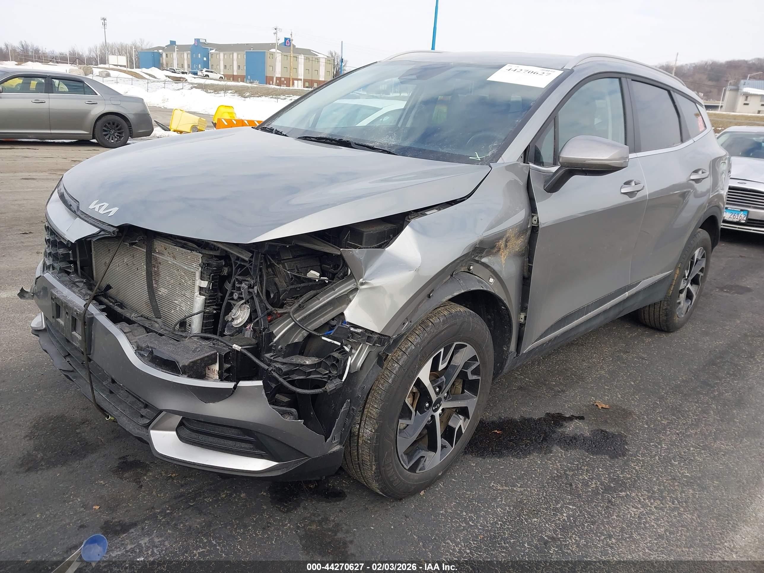 KIA SPORTAGE image 2