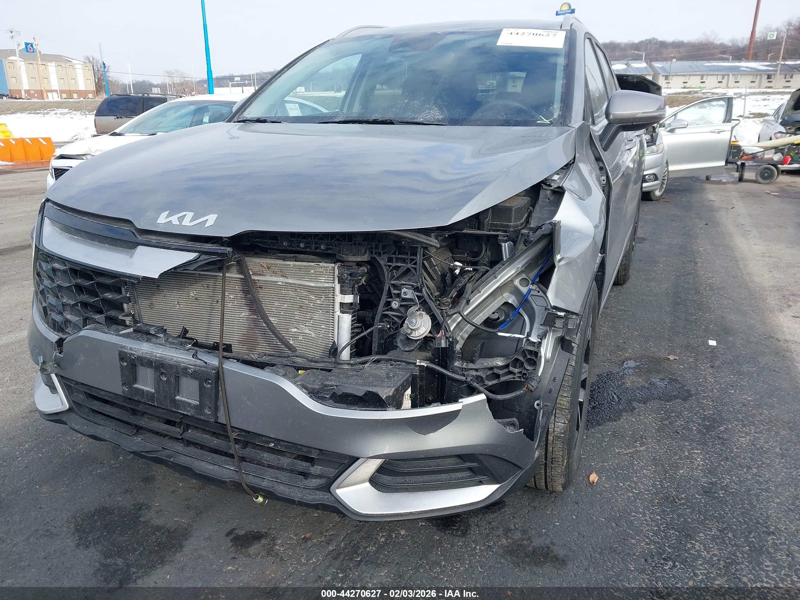 KIA SPORTAGE image 6