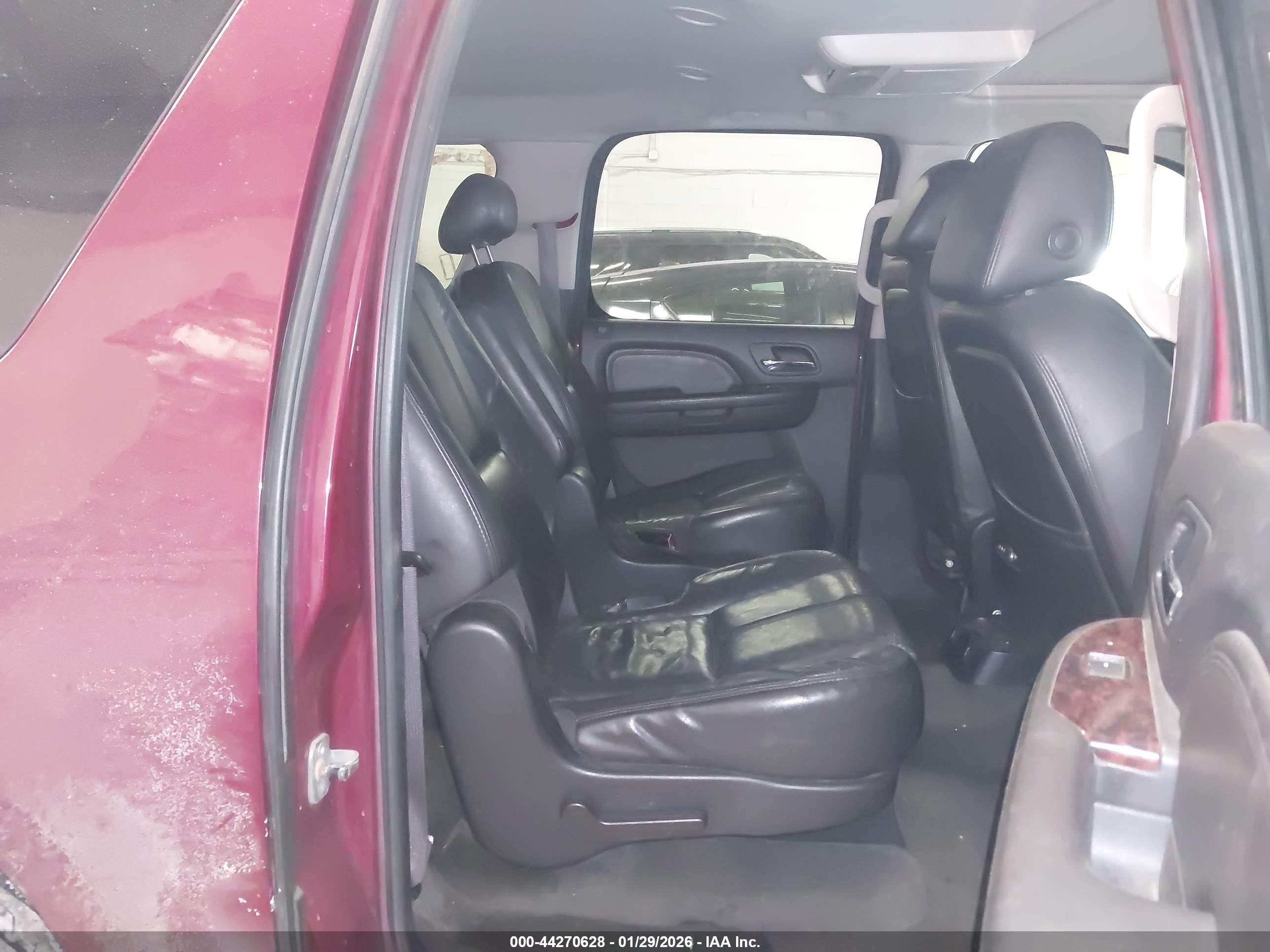 GMC YUKON image 8