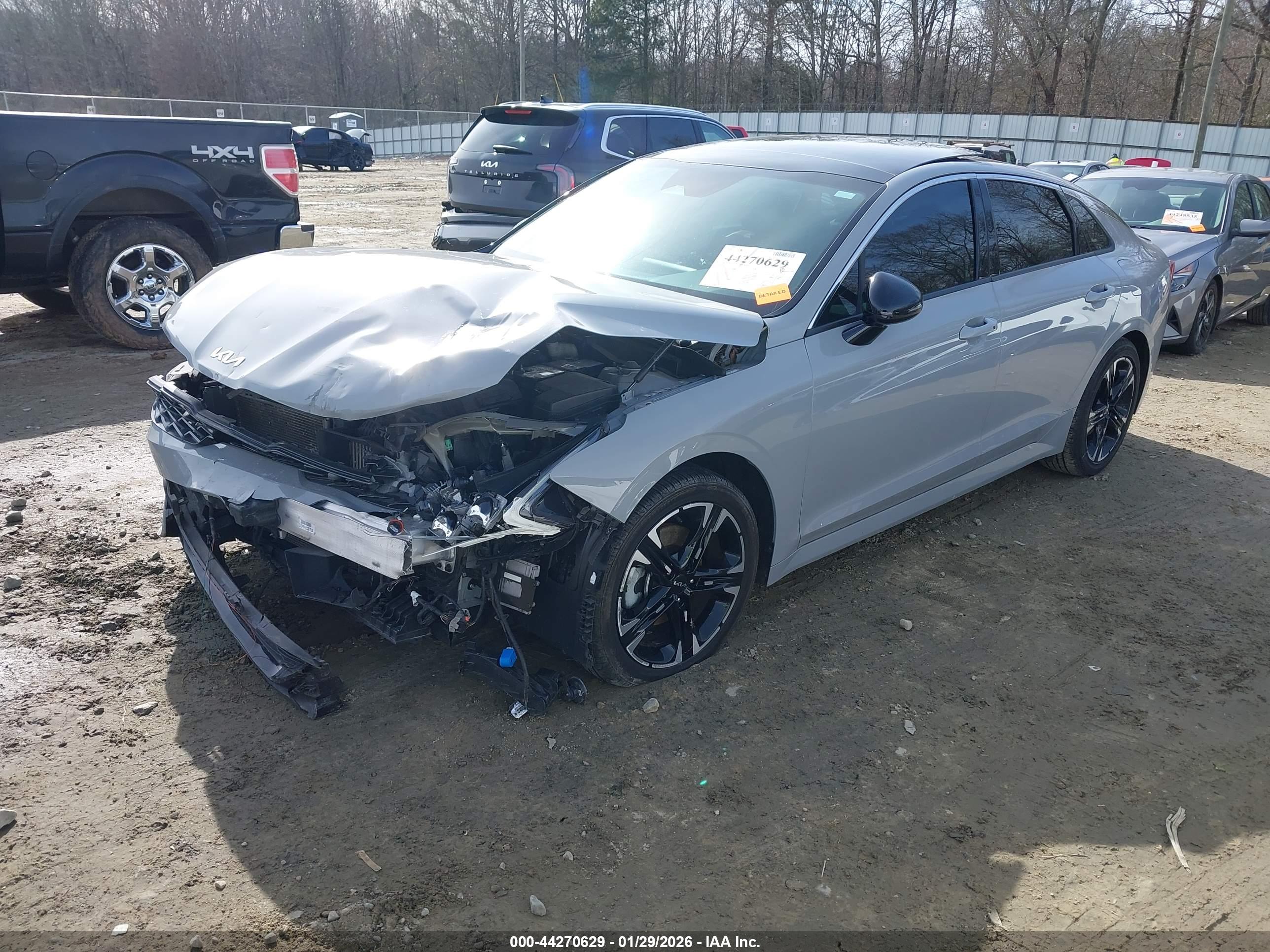 KIA K5 image 2