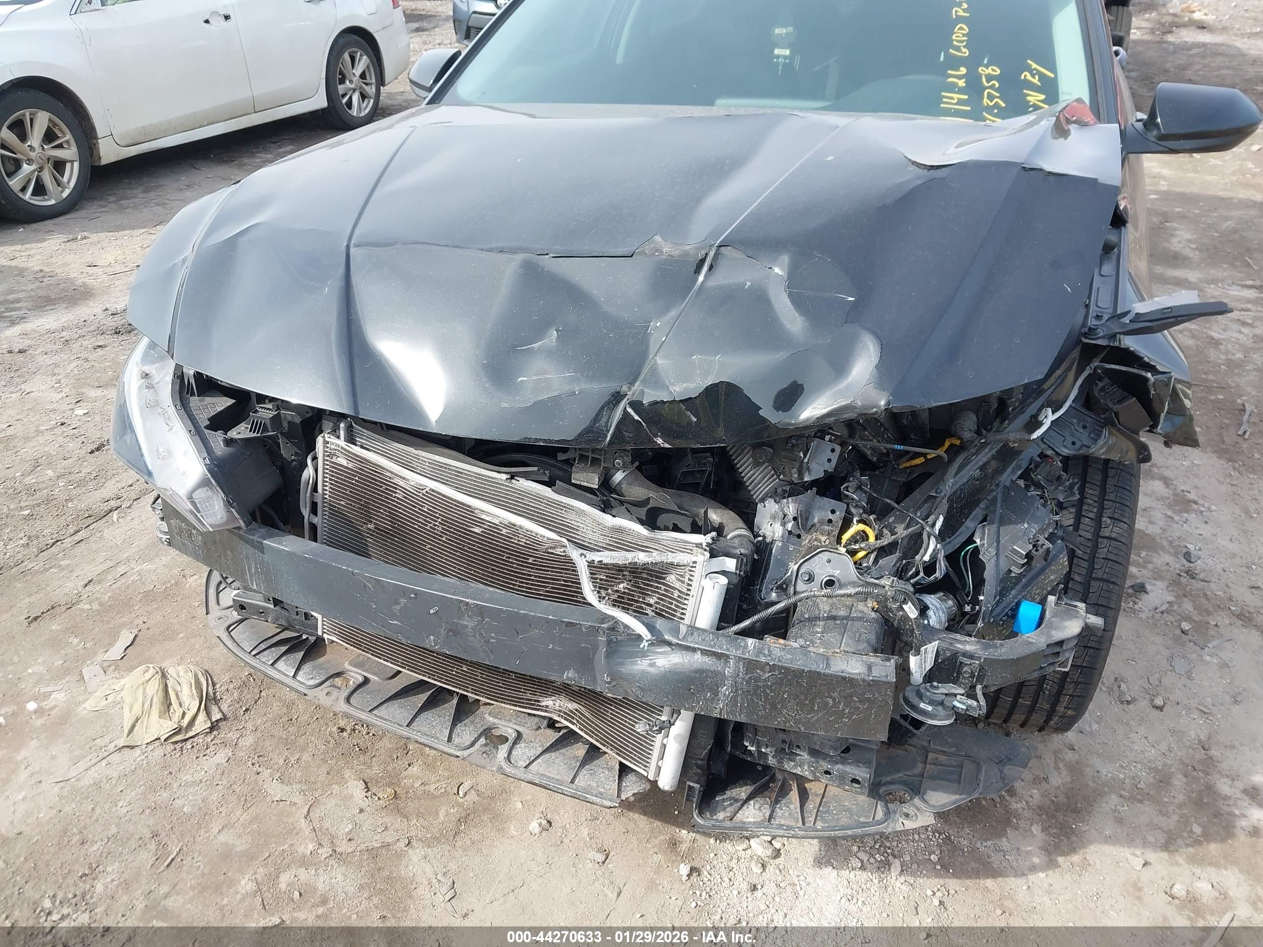 HYUNDAI ELANTRA image 6