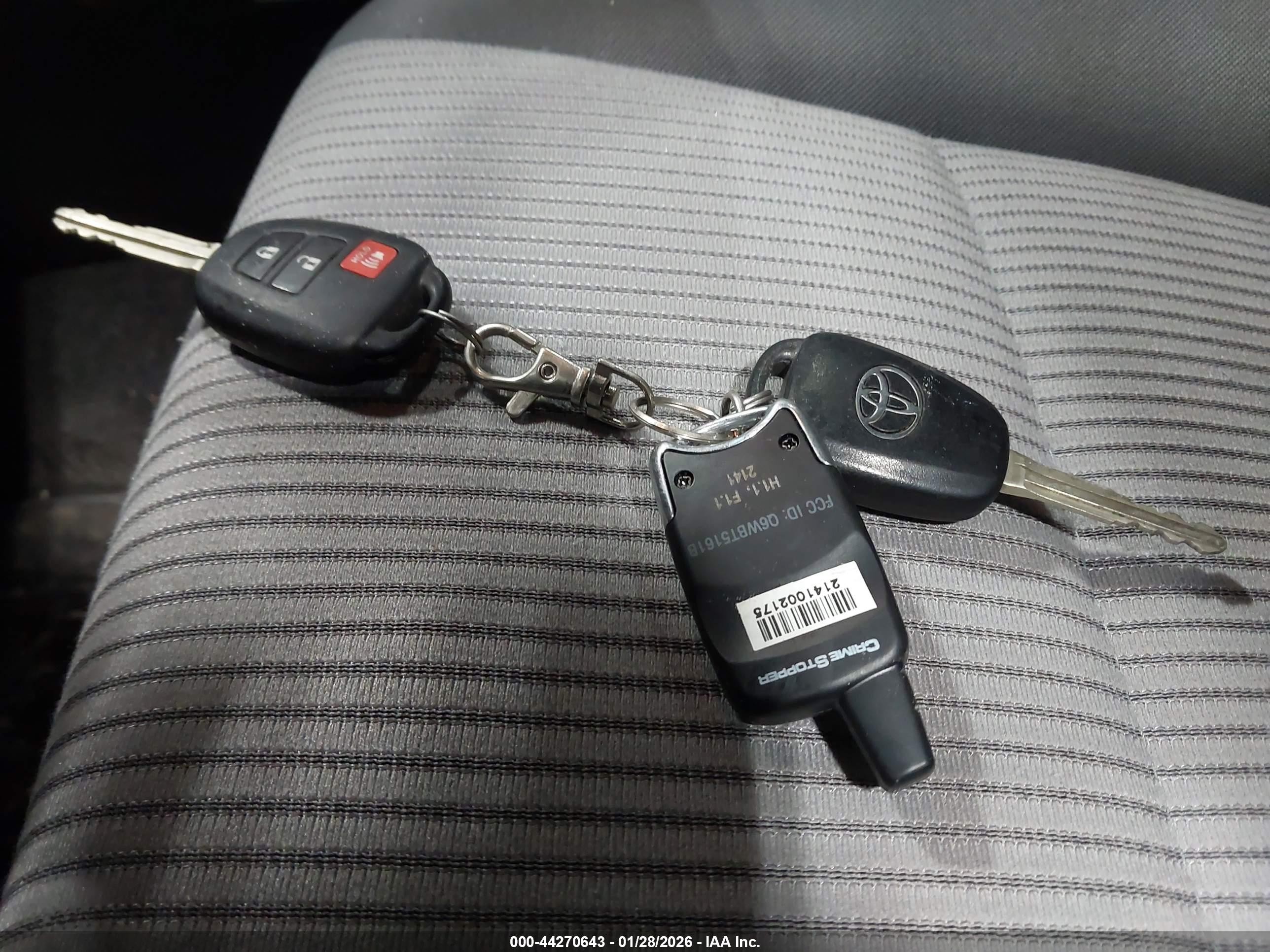 TOYOTA RAV4 image 11