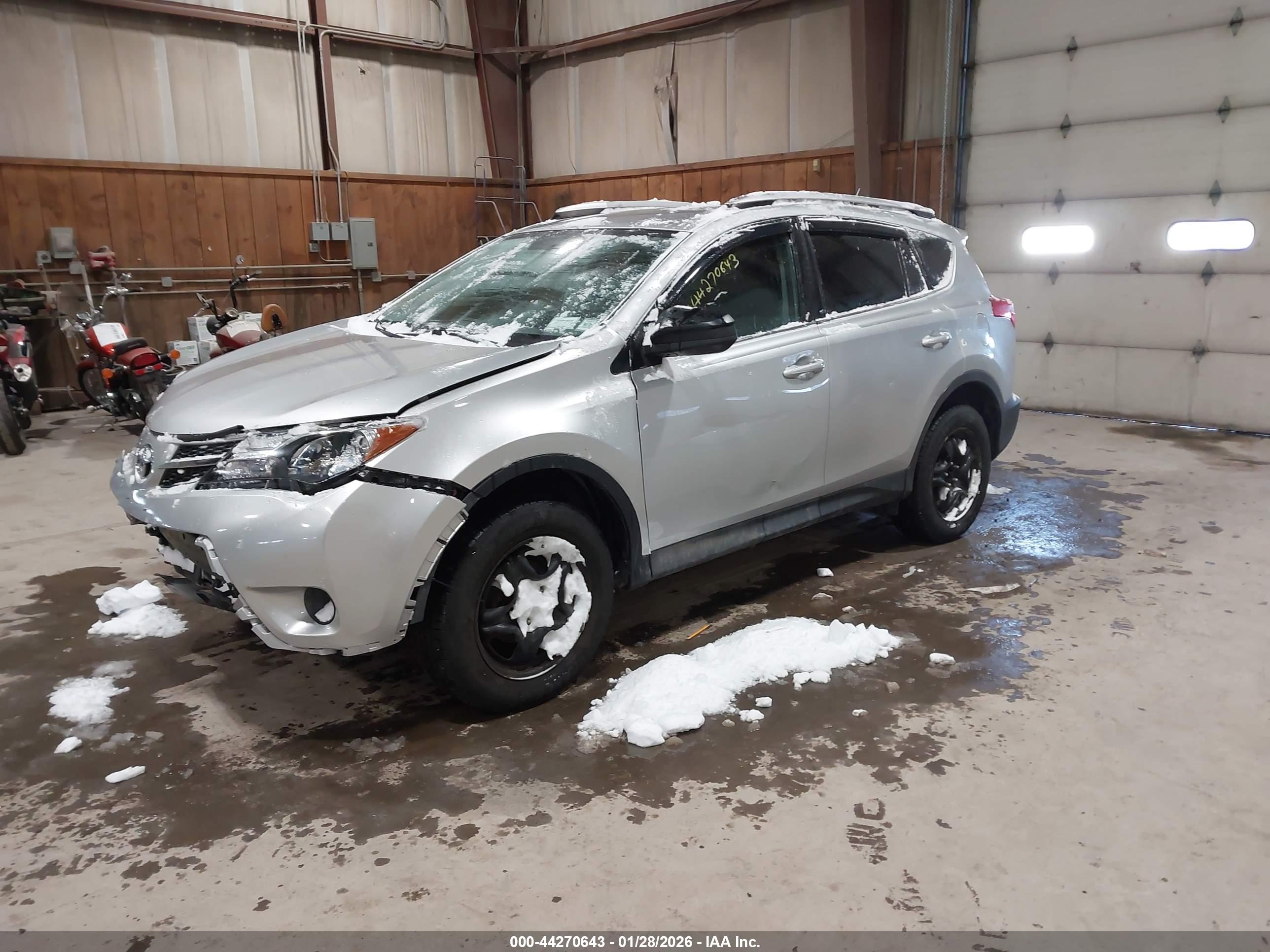 TOYOTA RAV4 image 2