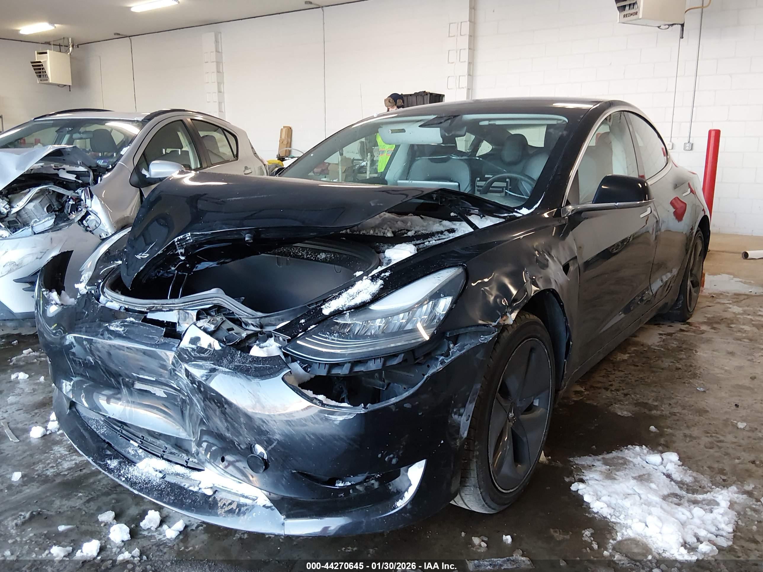 TESLA MODEL image 2