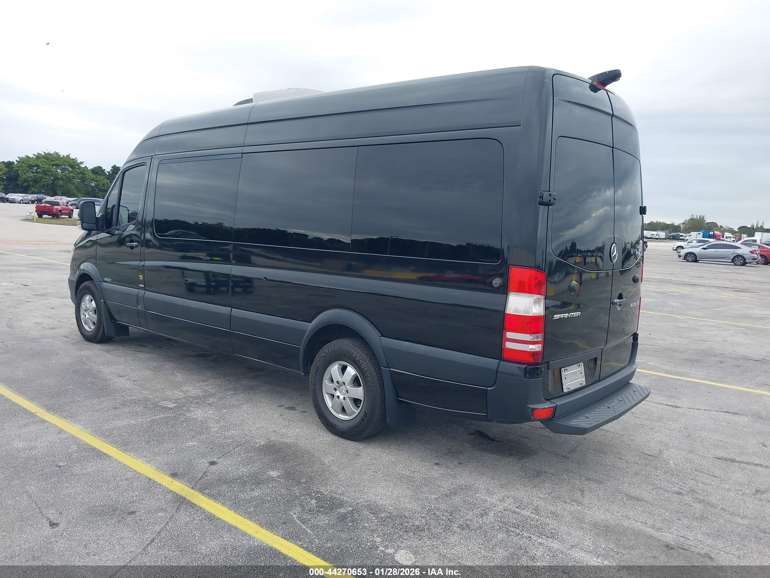 MERCEDES-BENZ SPRINTER image 3