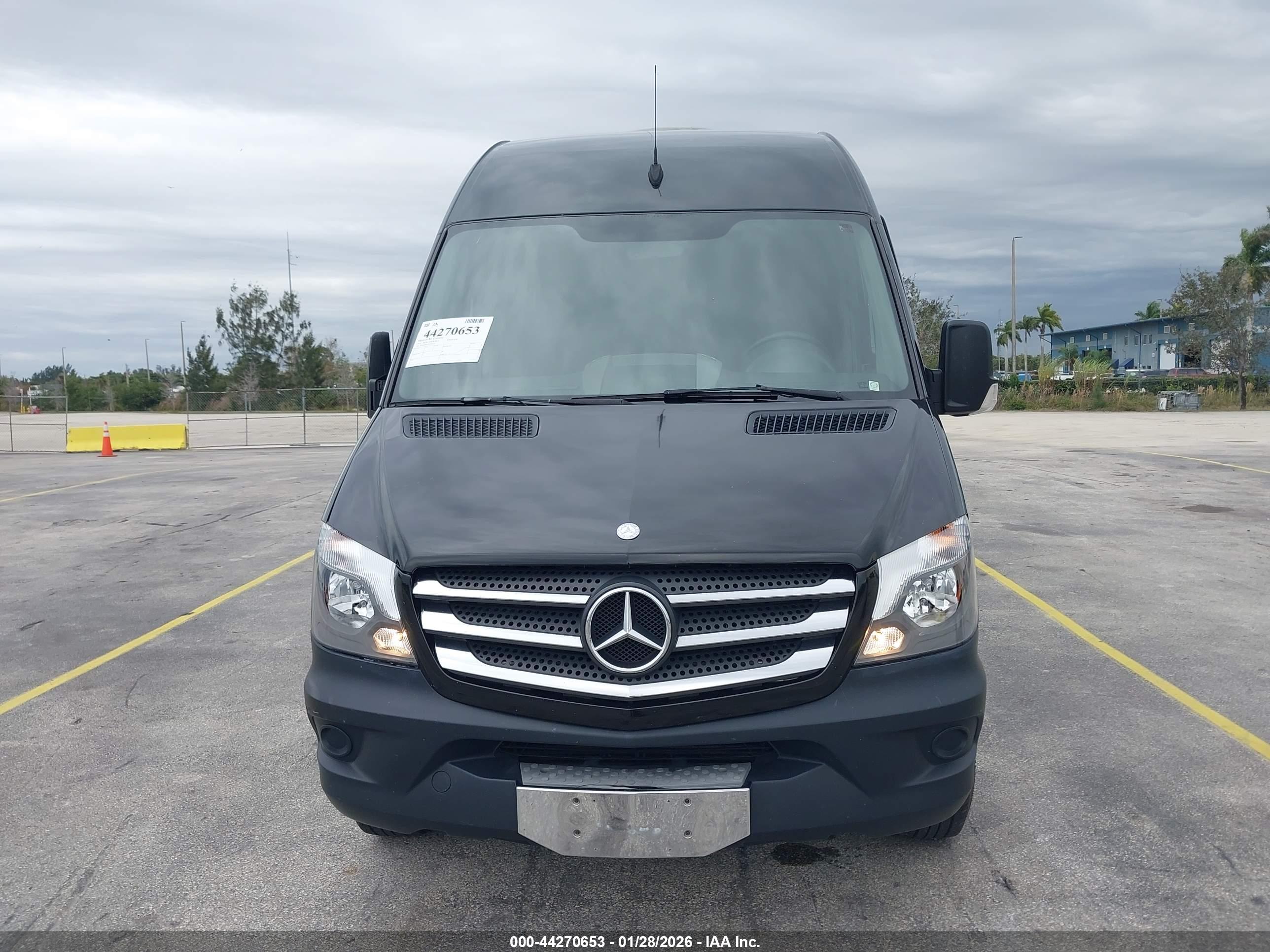 MERCEDES-BENZ SPRINTER image 6