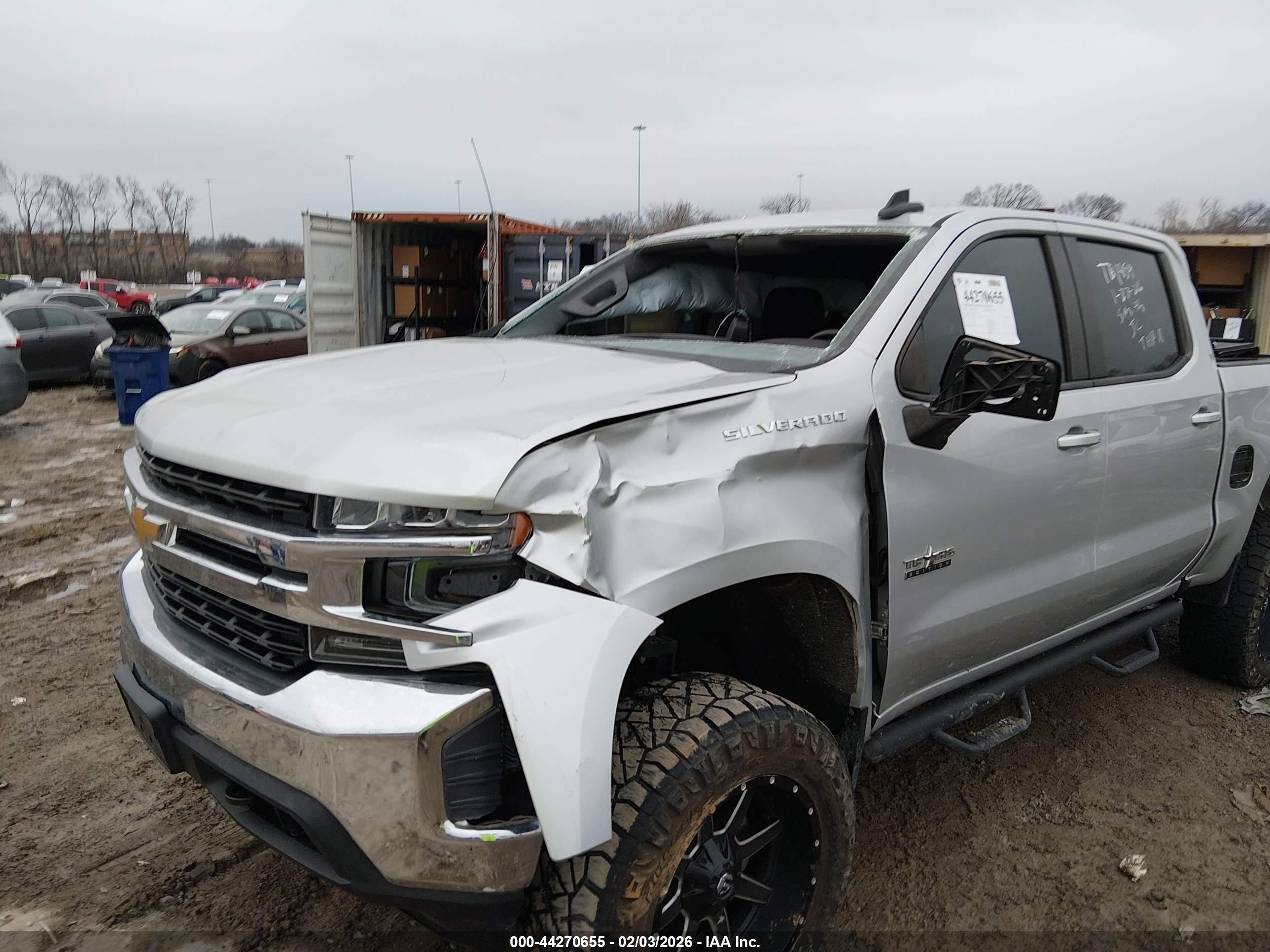 CHEVROLET SILVERADO image 6