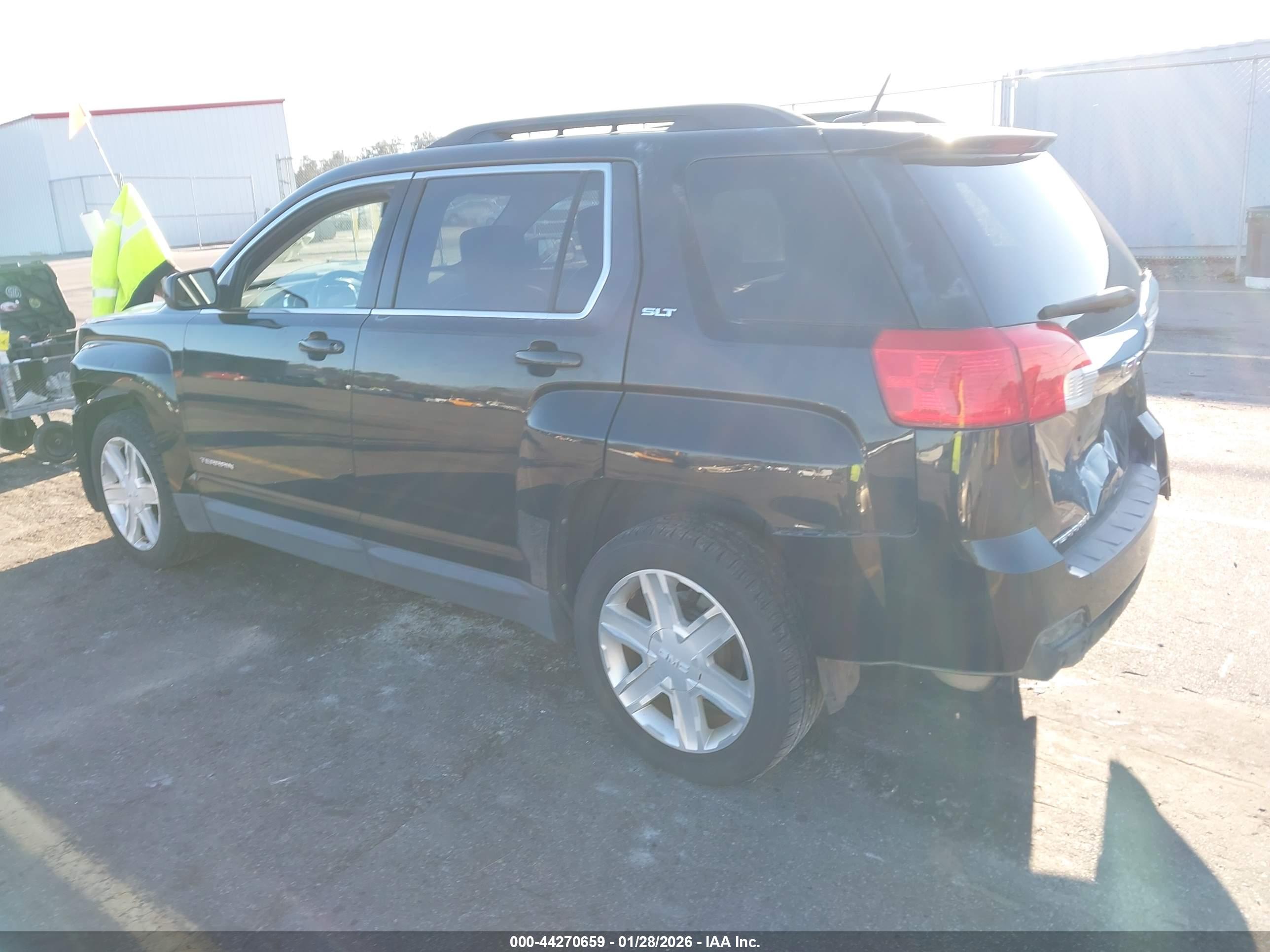 GMC TERRAIN image 3