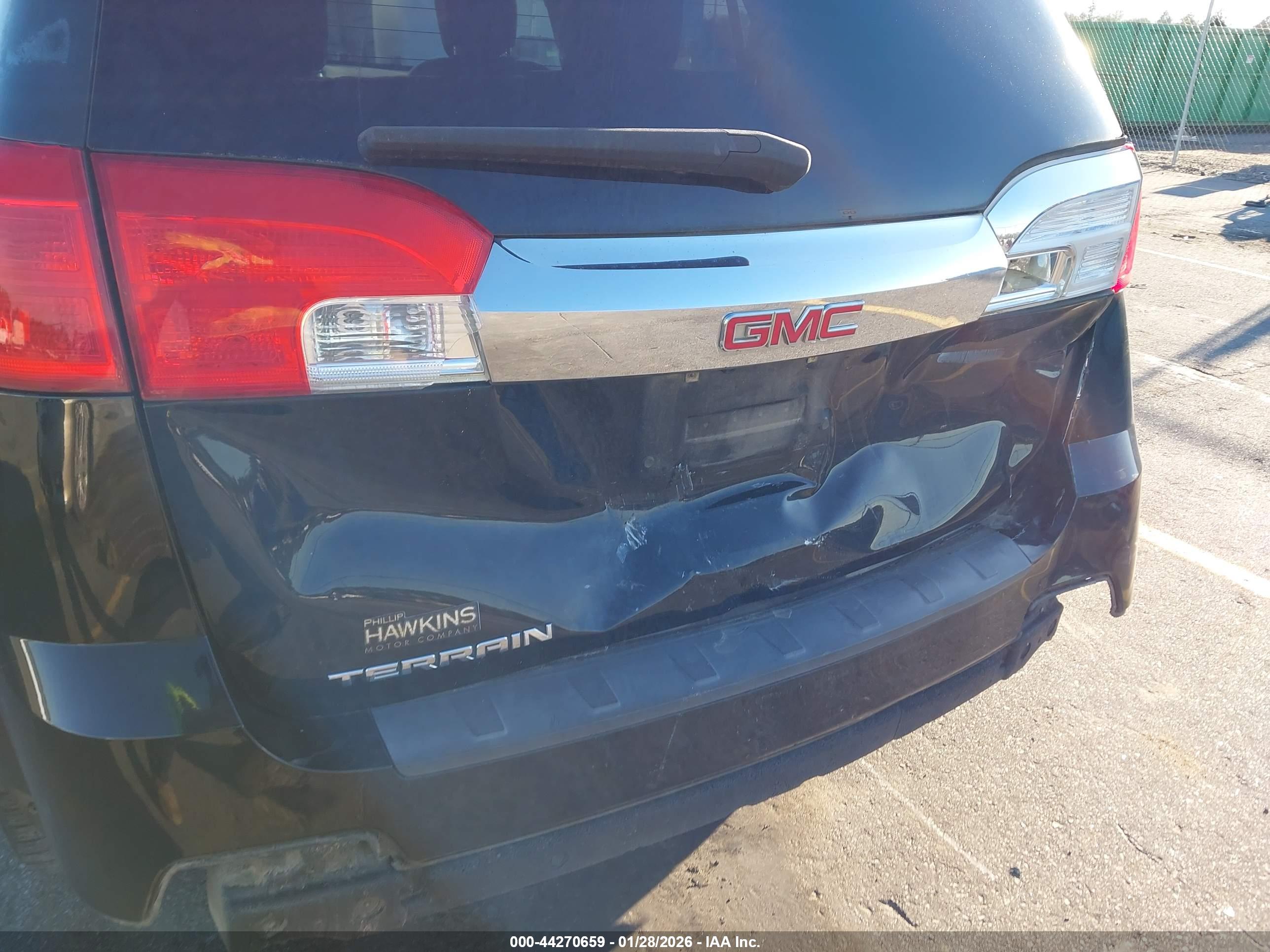 GMC TERRAIN image 6