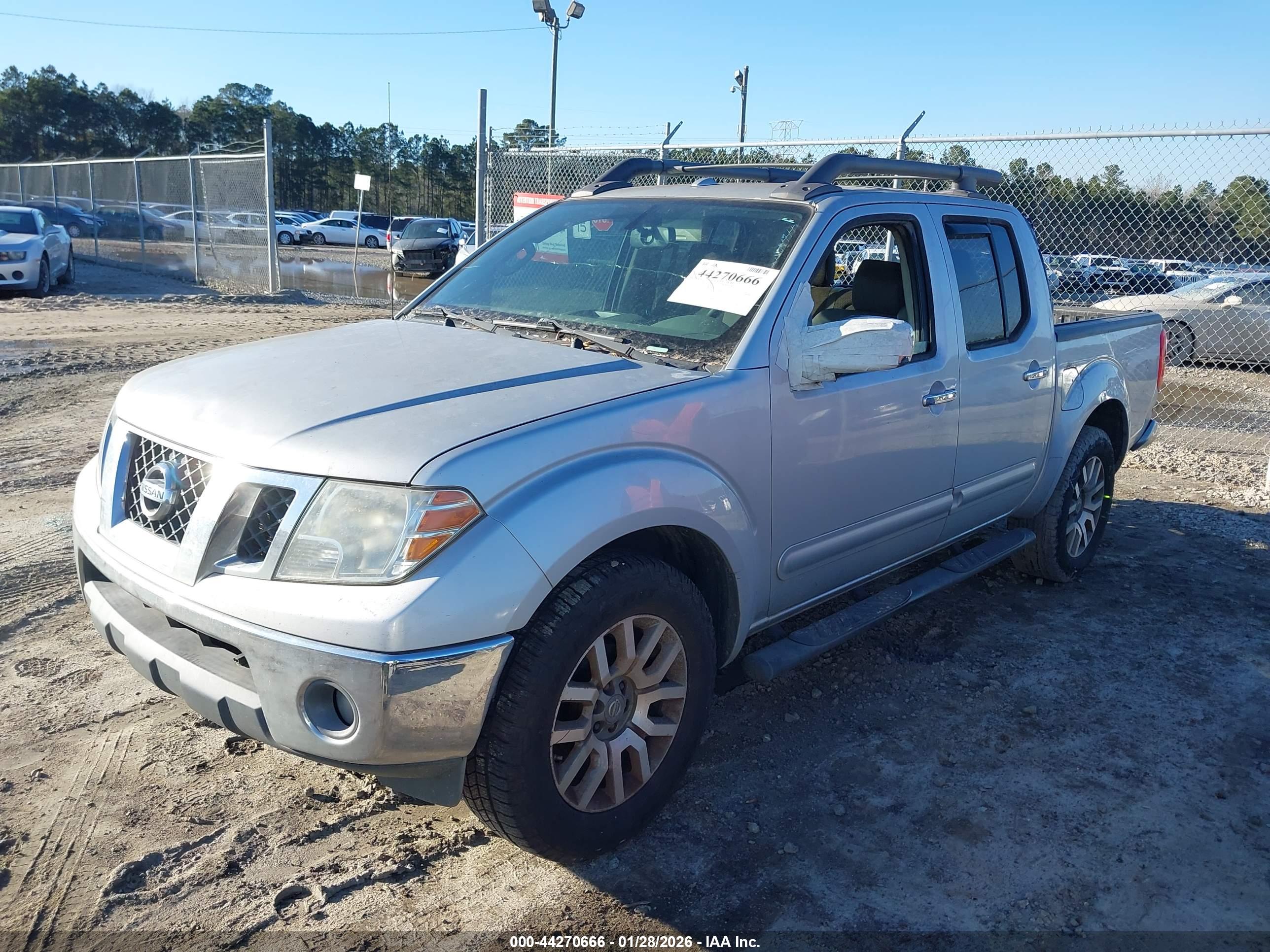 NISSAN FRONTIER image 2