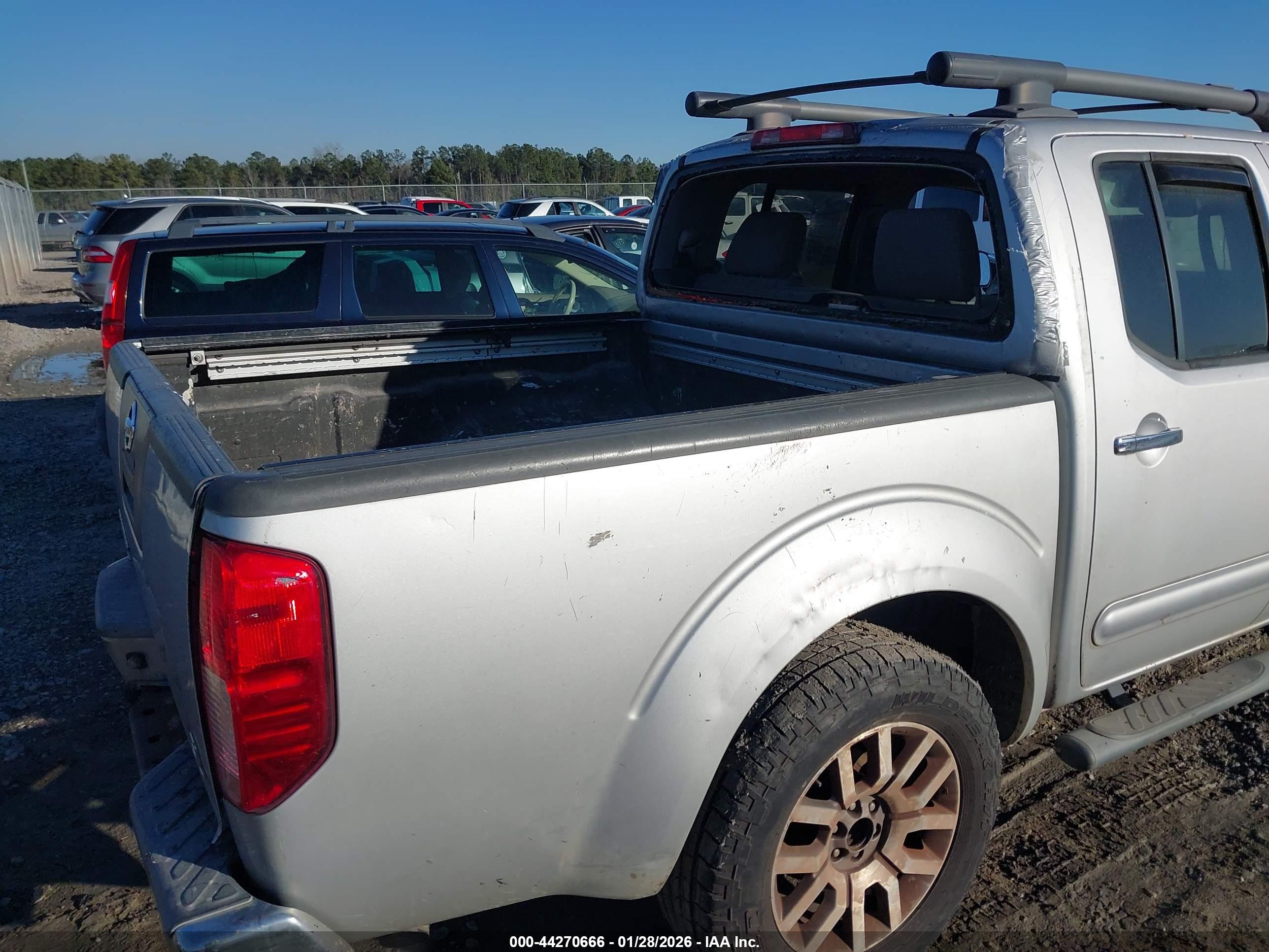 NISSAN FRONTIER image 6