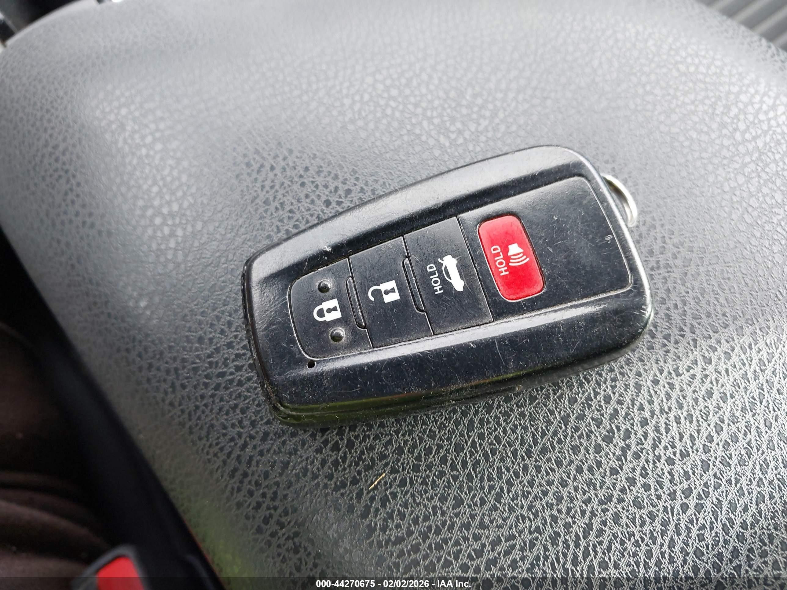 TOYOTA CAMRY image 11
