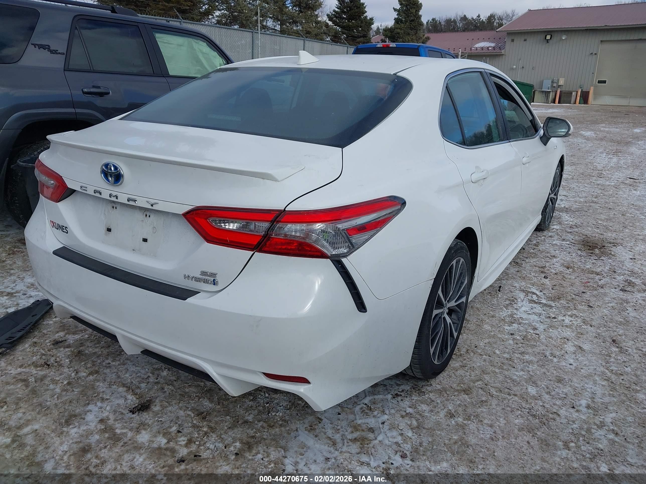 TOYOTA CAMRY image 4