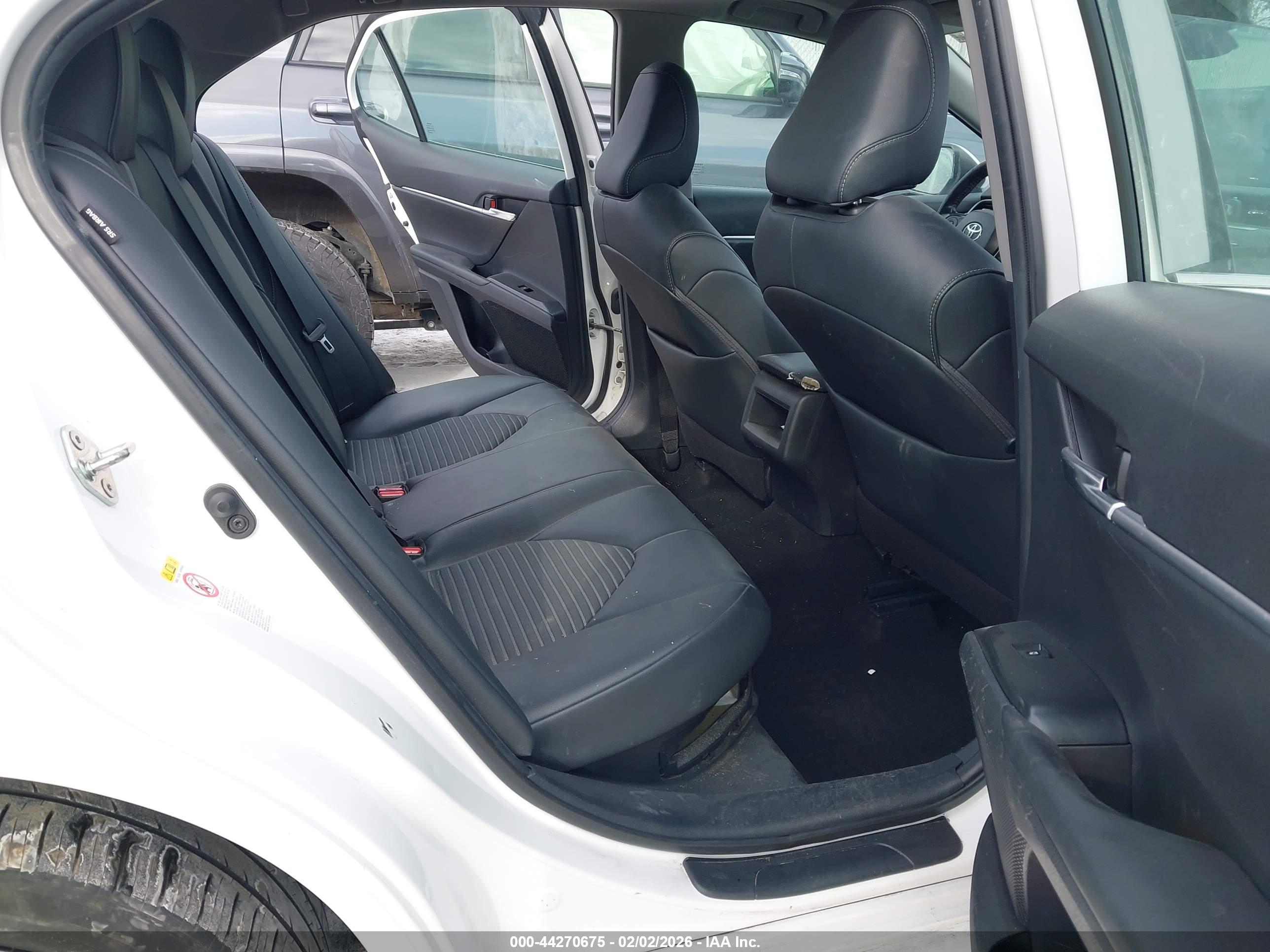 TOYOTA CAMRY image 8