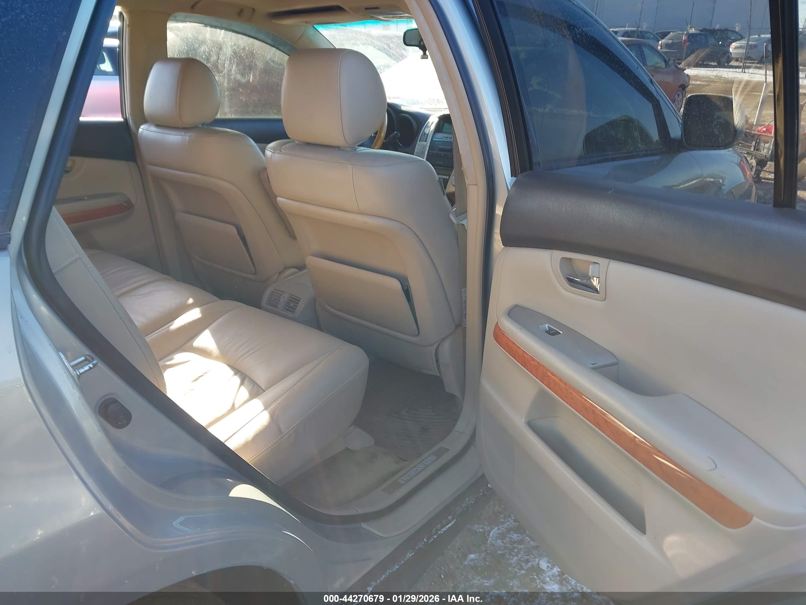 LEXUS RX image 8
