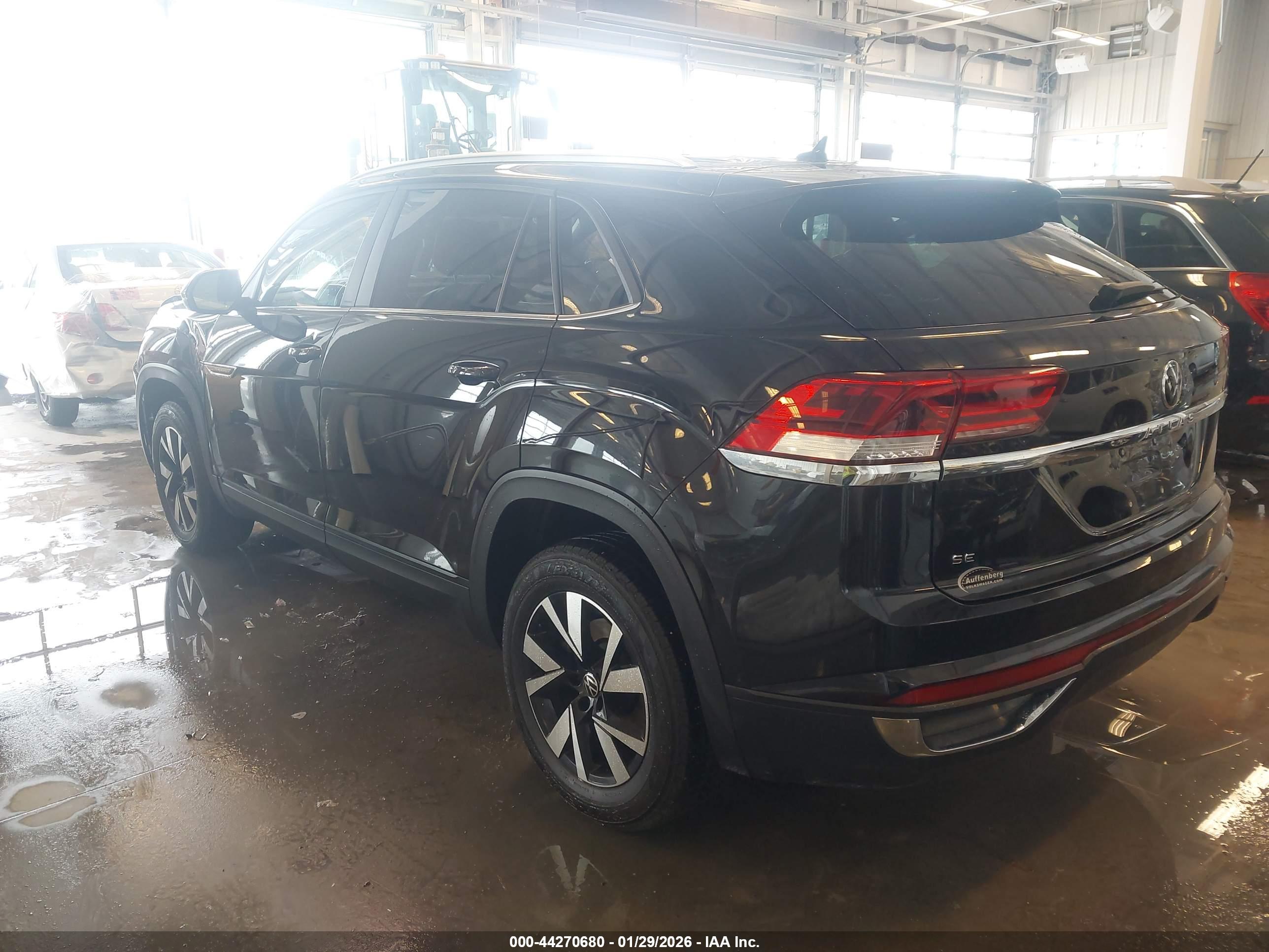 VOLKSWAGEN ATLAS image 3
