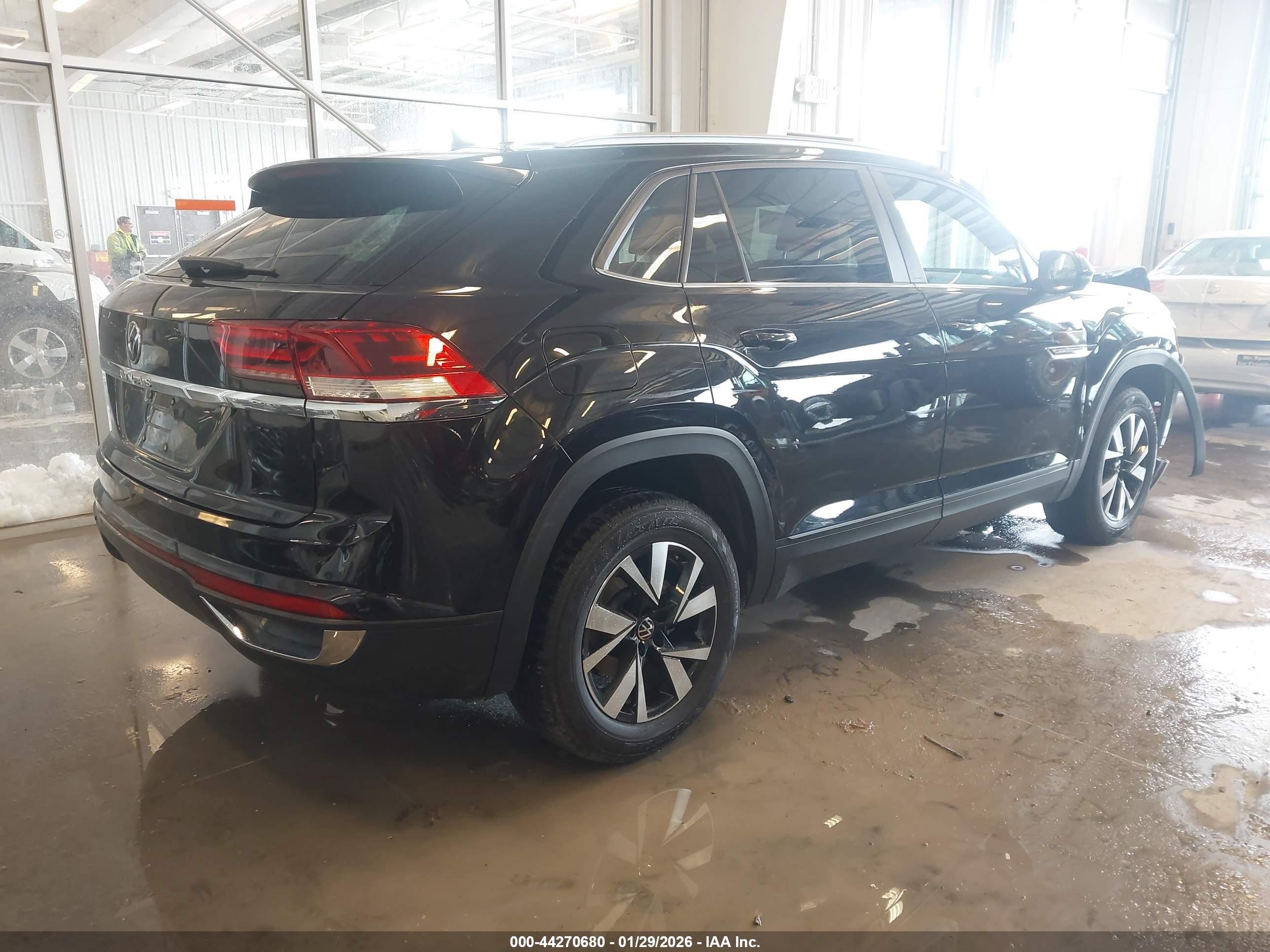 VOLKSWAGEN ATLAS image 4