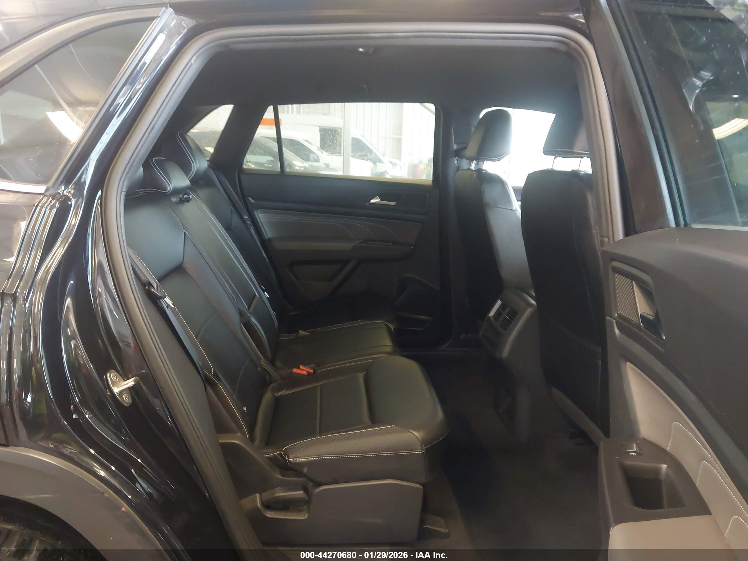 VOLKSWAGEN ATLAS image 8