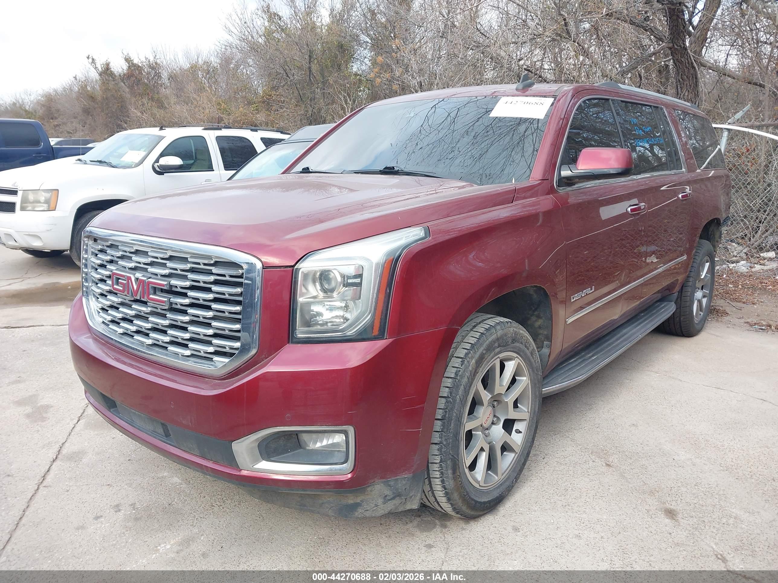 GMC YUKON image 2