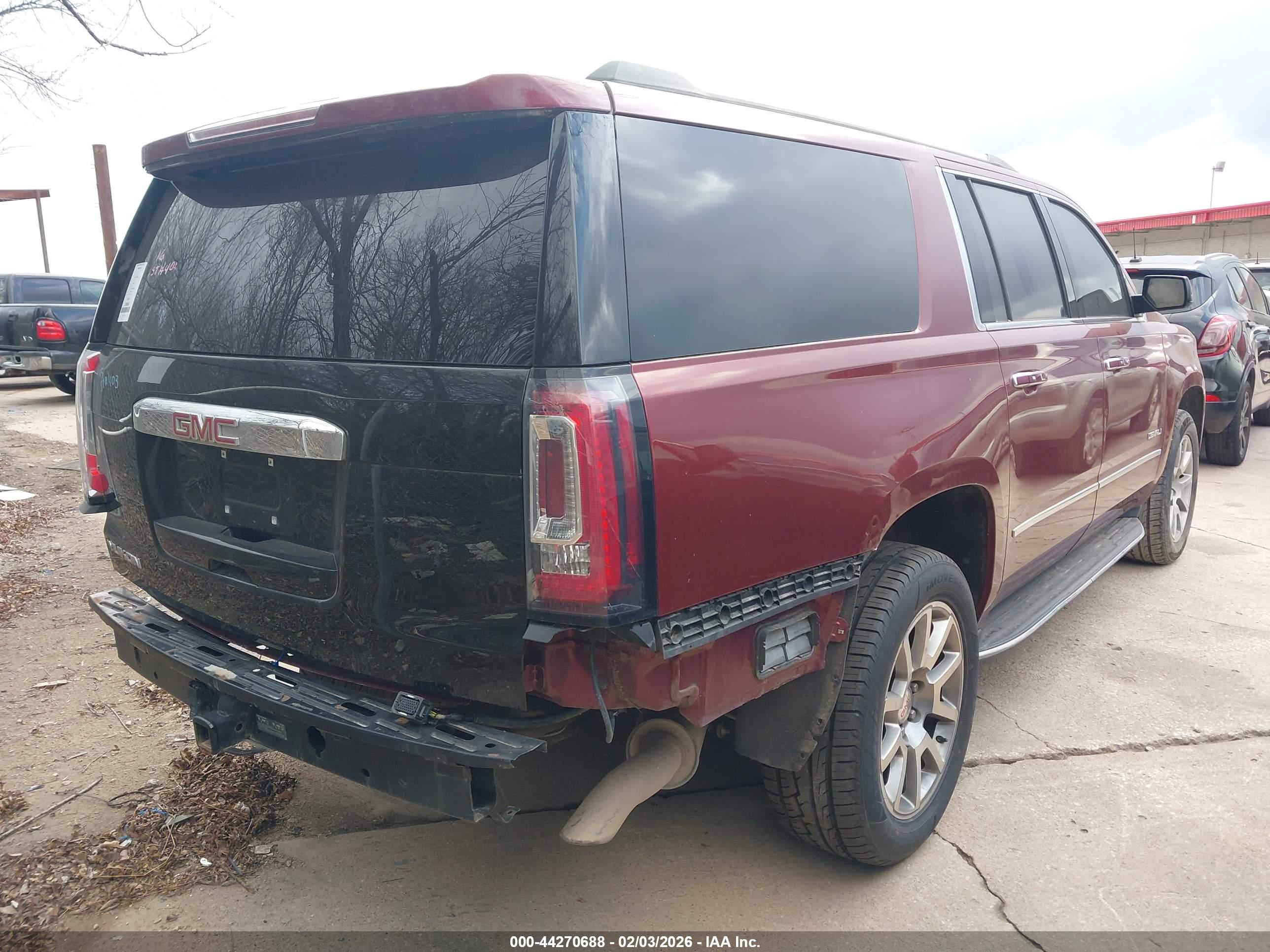GMC YUKON image 4