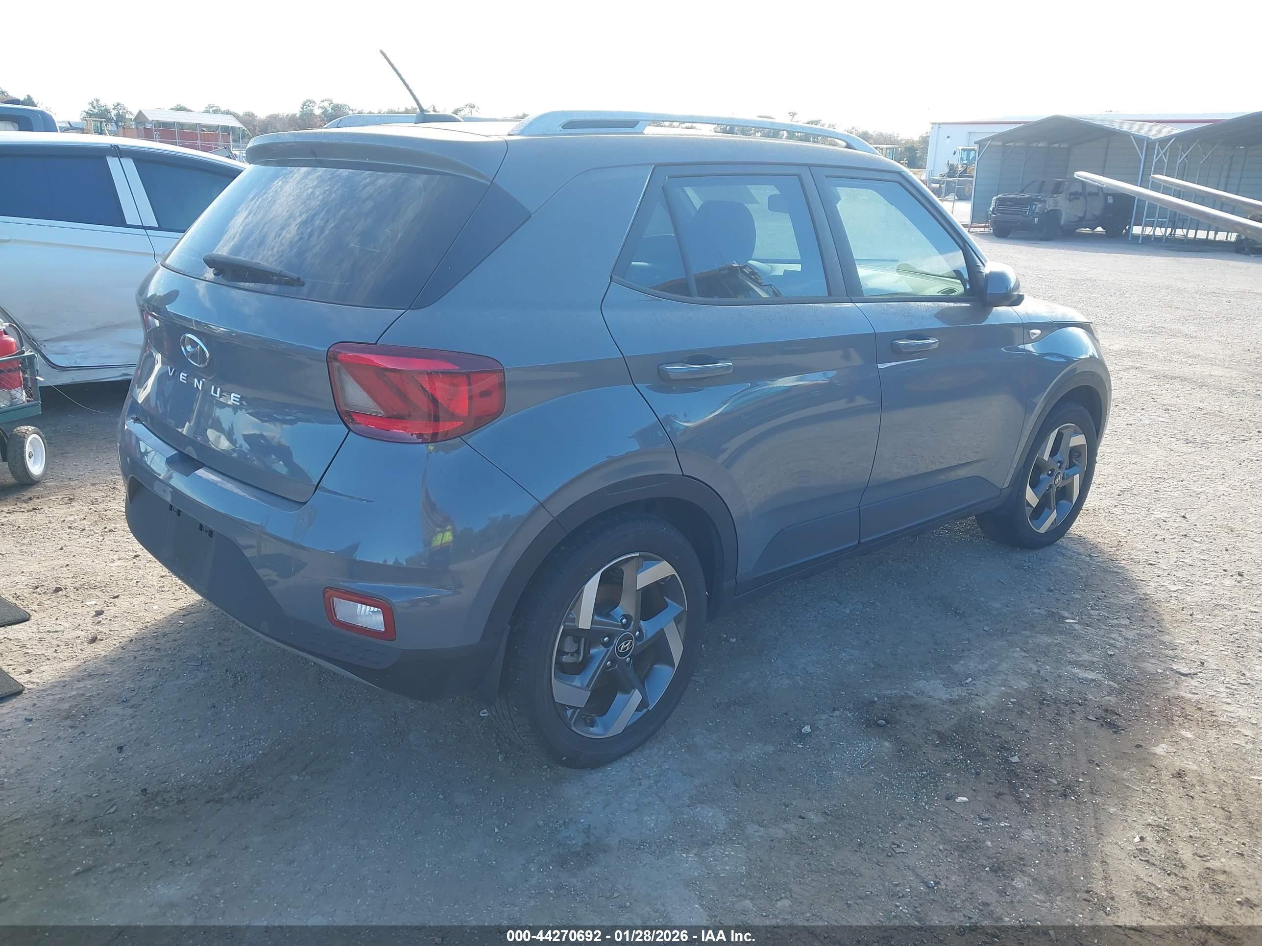 HYUNDAI VENUE image 4