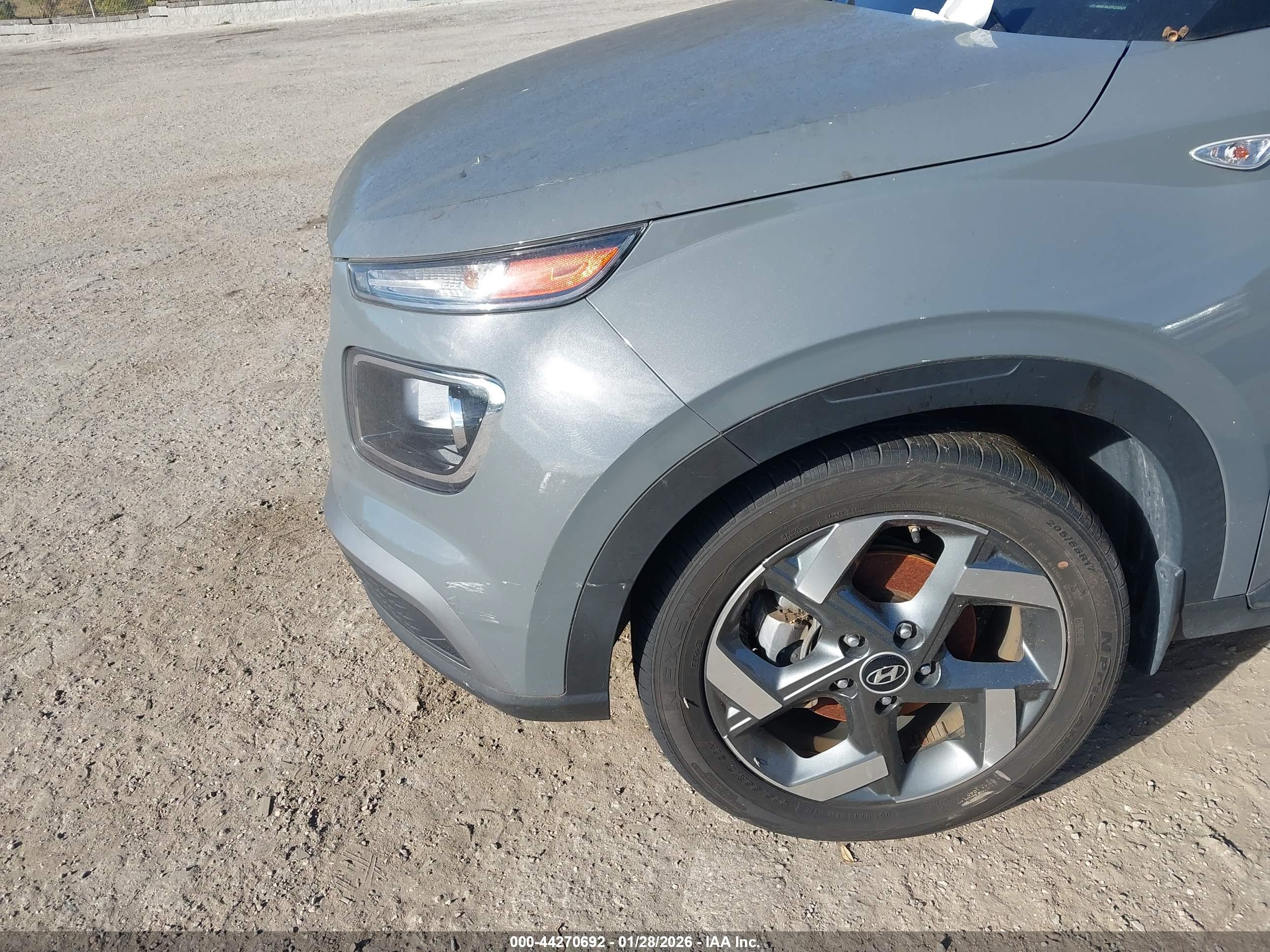 HYUNDAI VENUE image 6