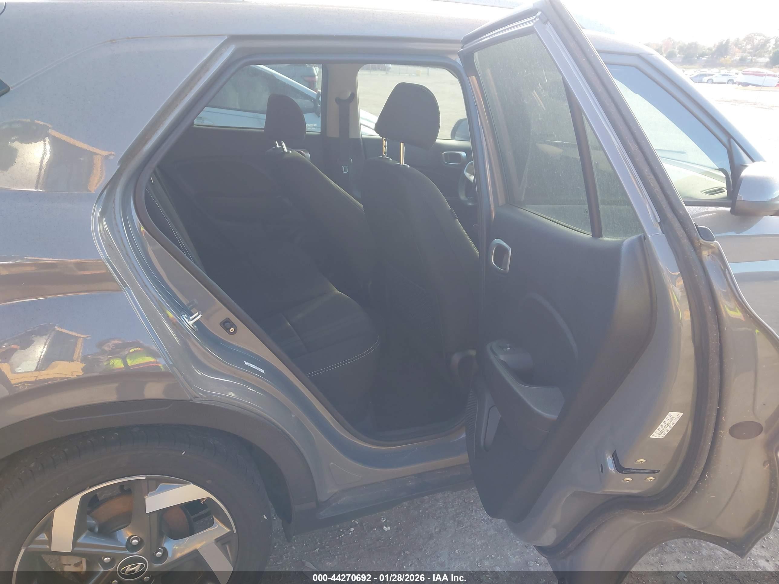 HYUNDAI VENUE image 8