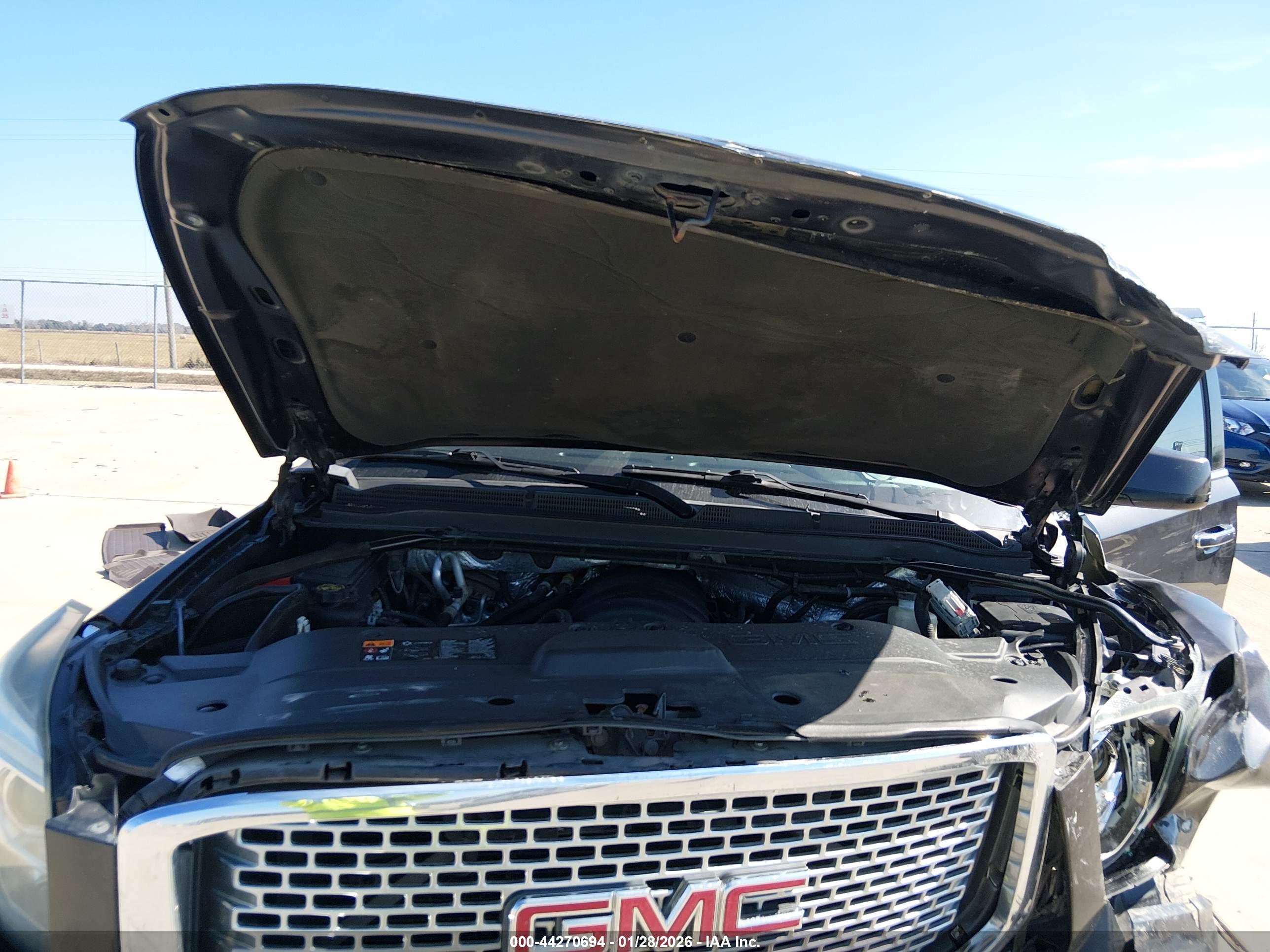 GMC YUKON image 10