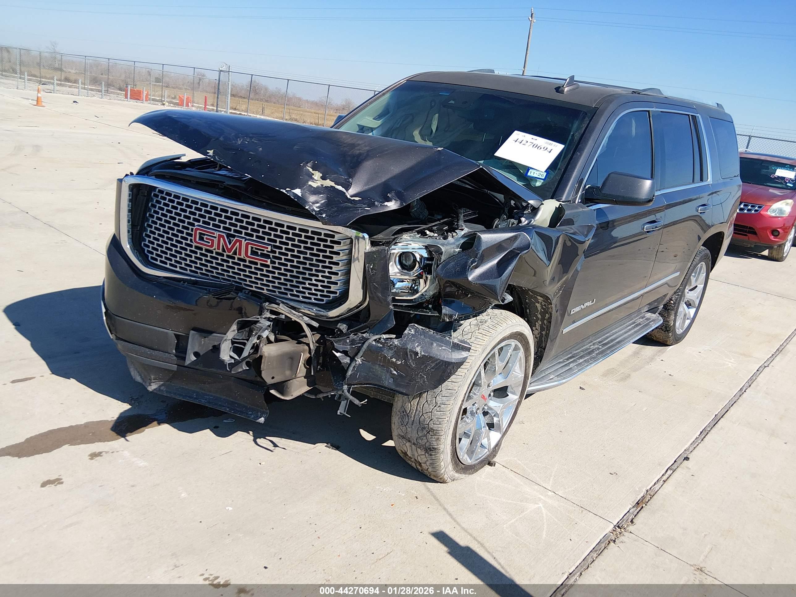 GMC YUKON image 2