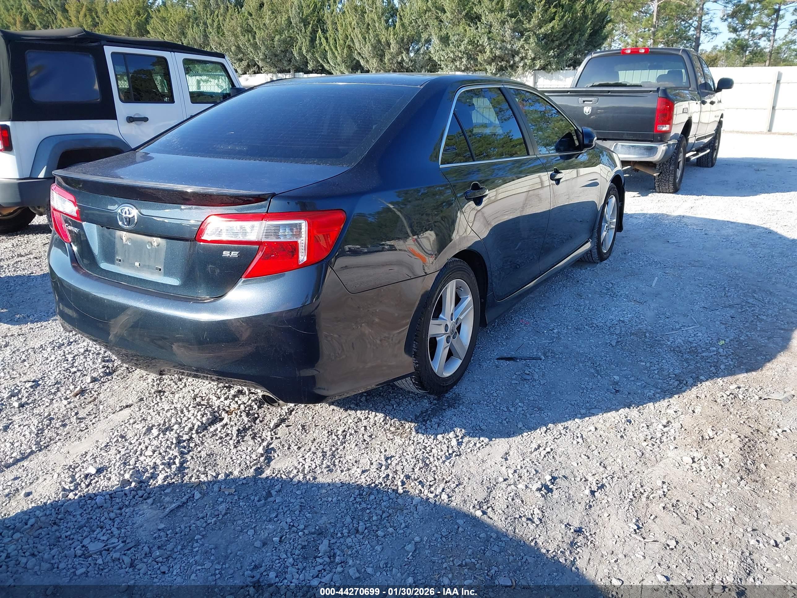 TOYOTA CAMRY image 4