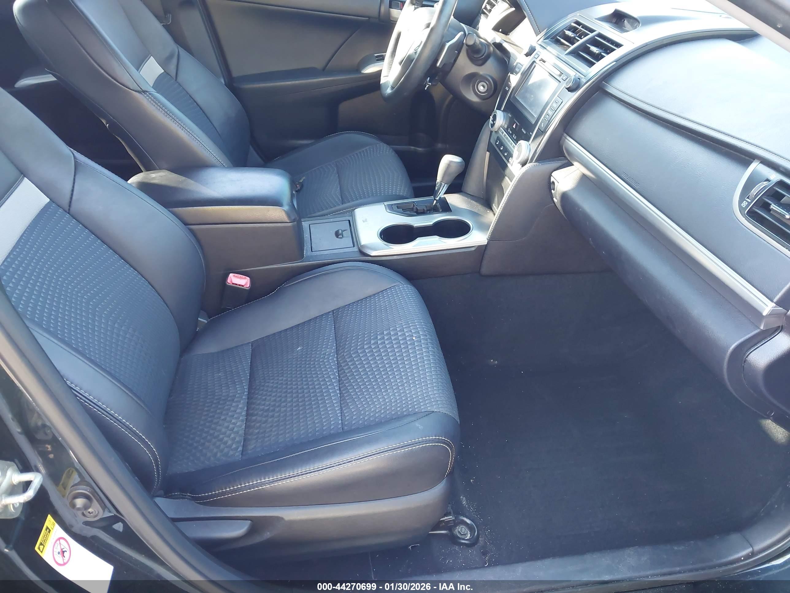 TOYOTA CAMRY image 5