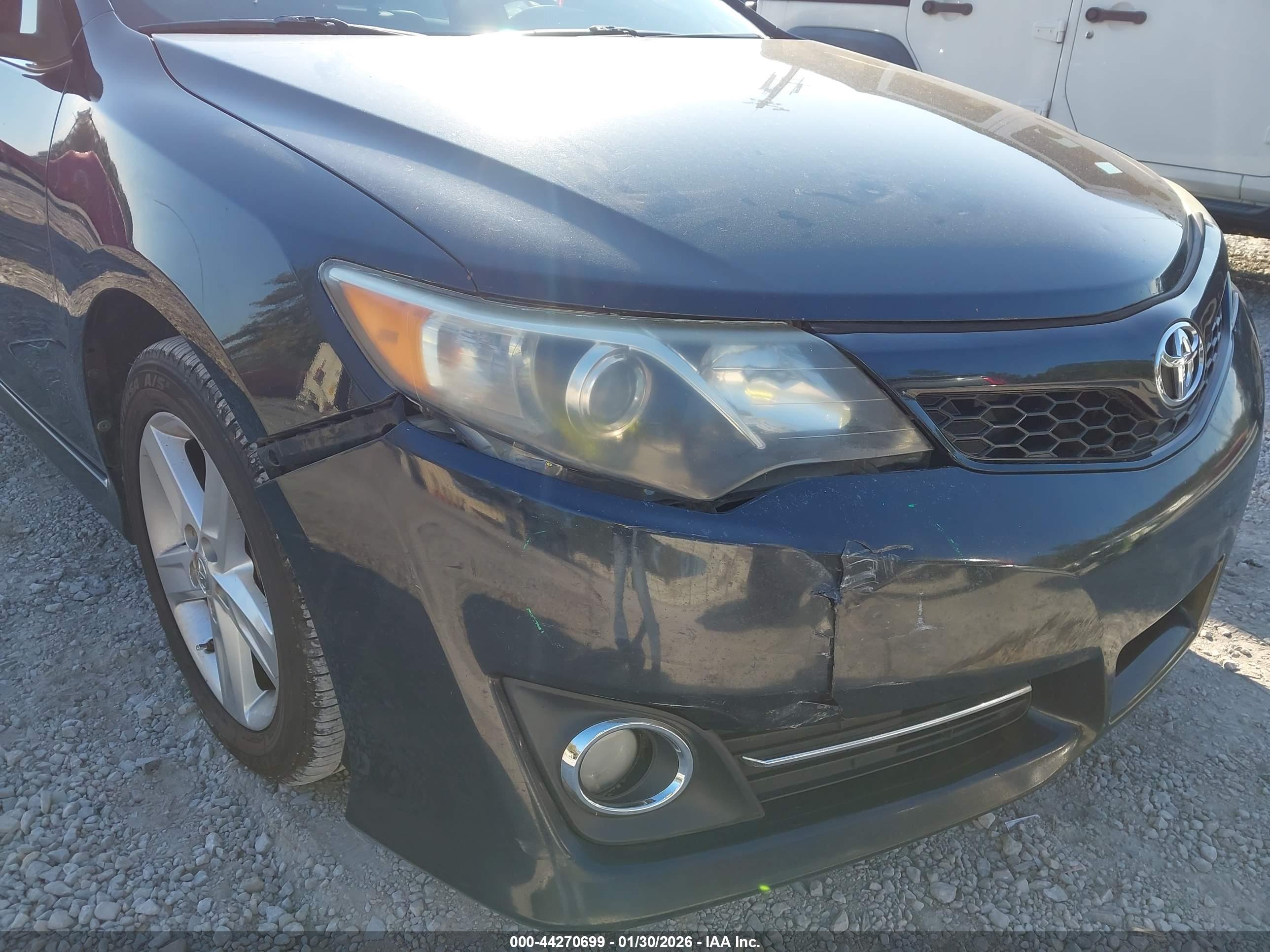 TOYOTA CAMRY image 6