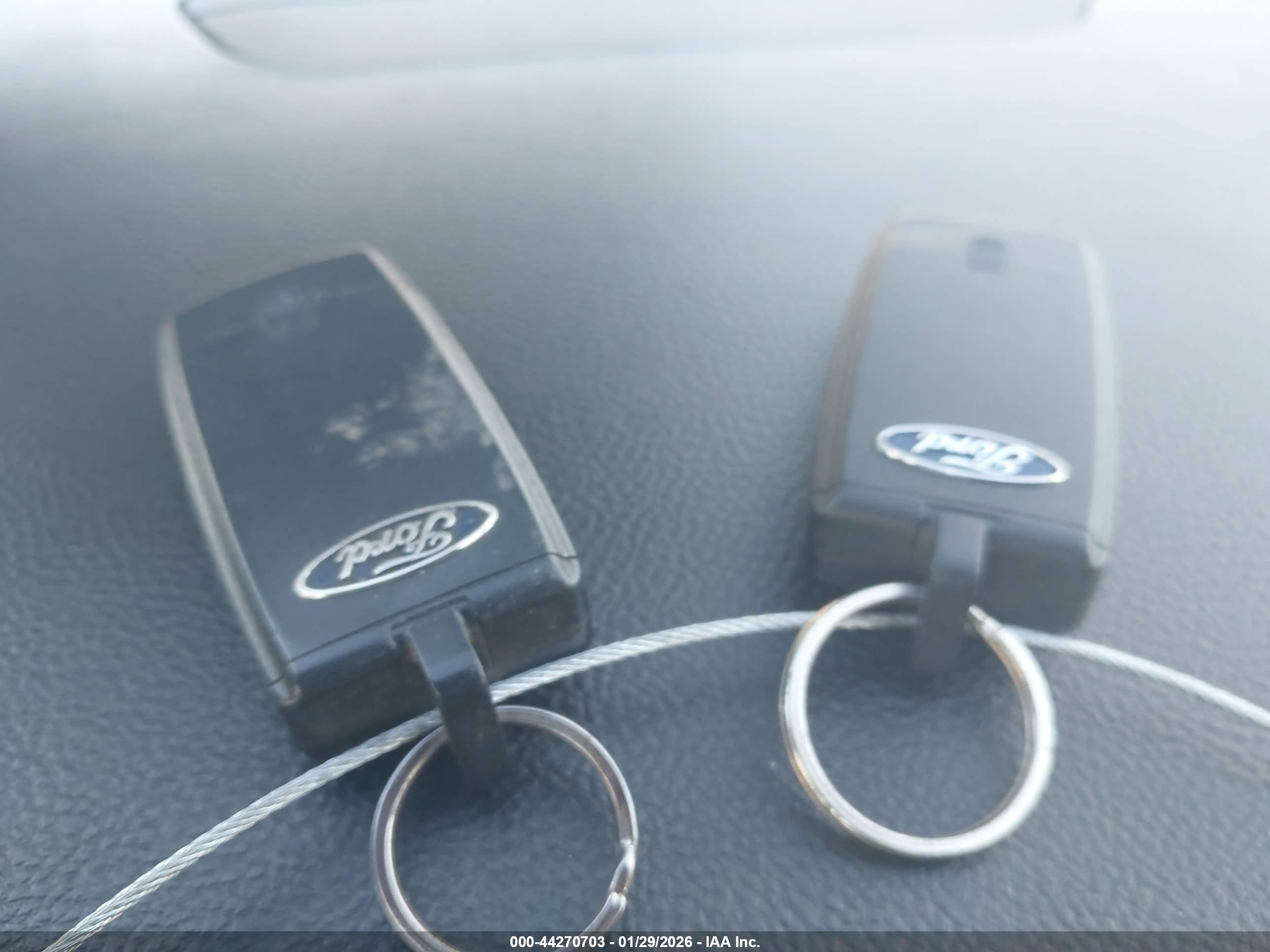 FORD TAURUS image 11