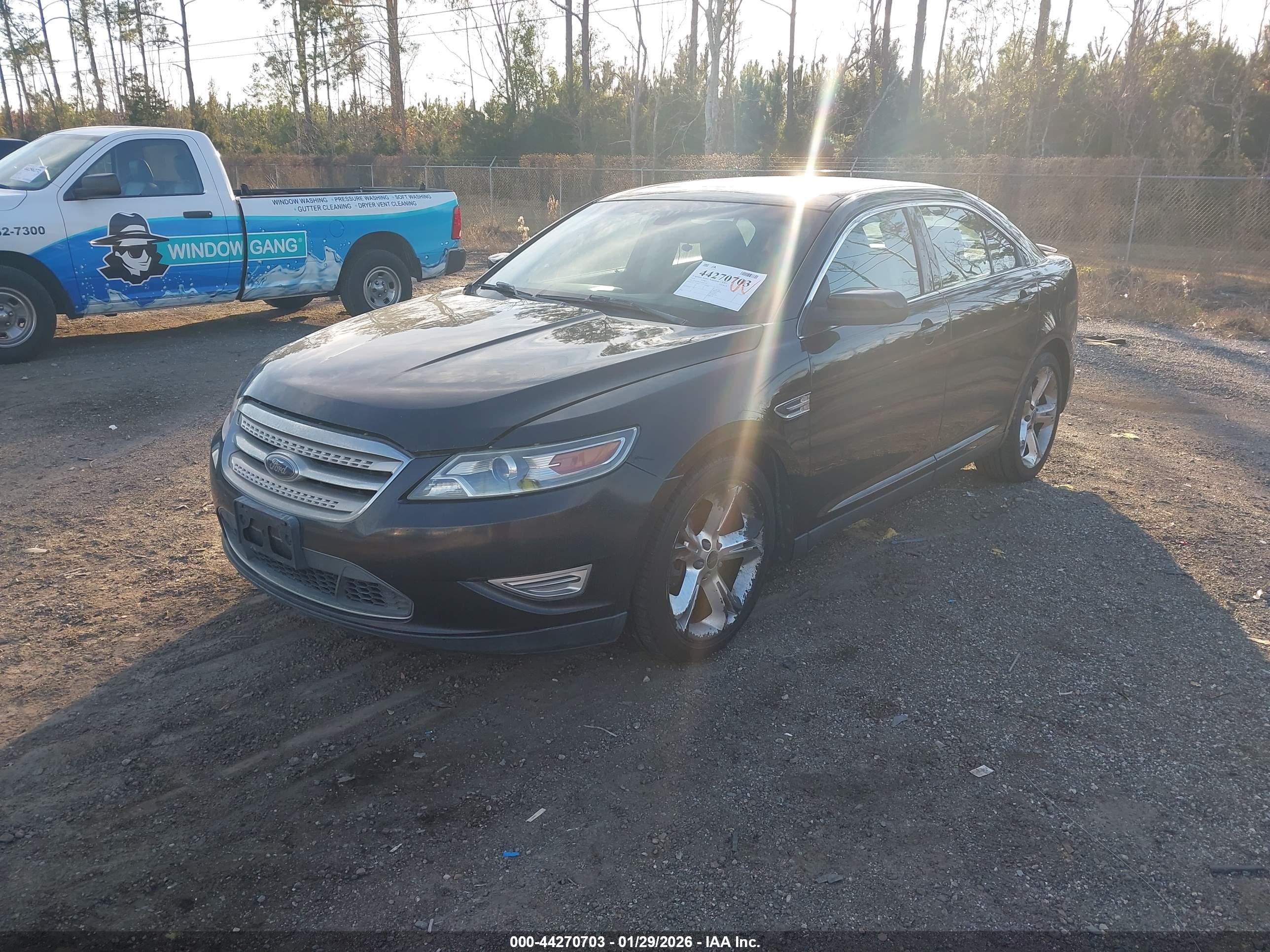 FORD TAURUS image 2