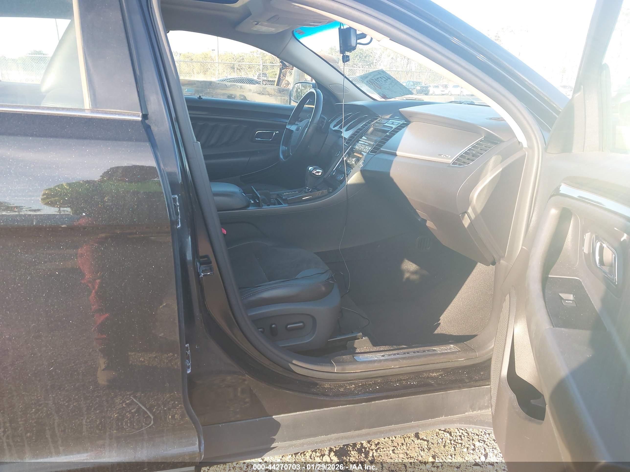 FORD TAURUS image 5